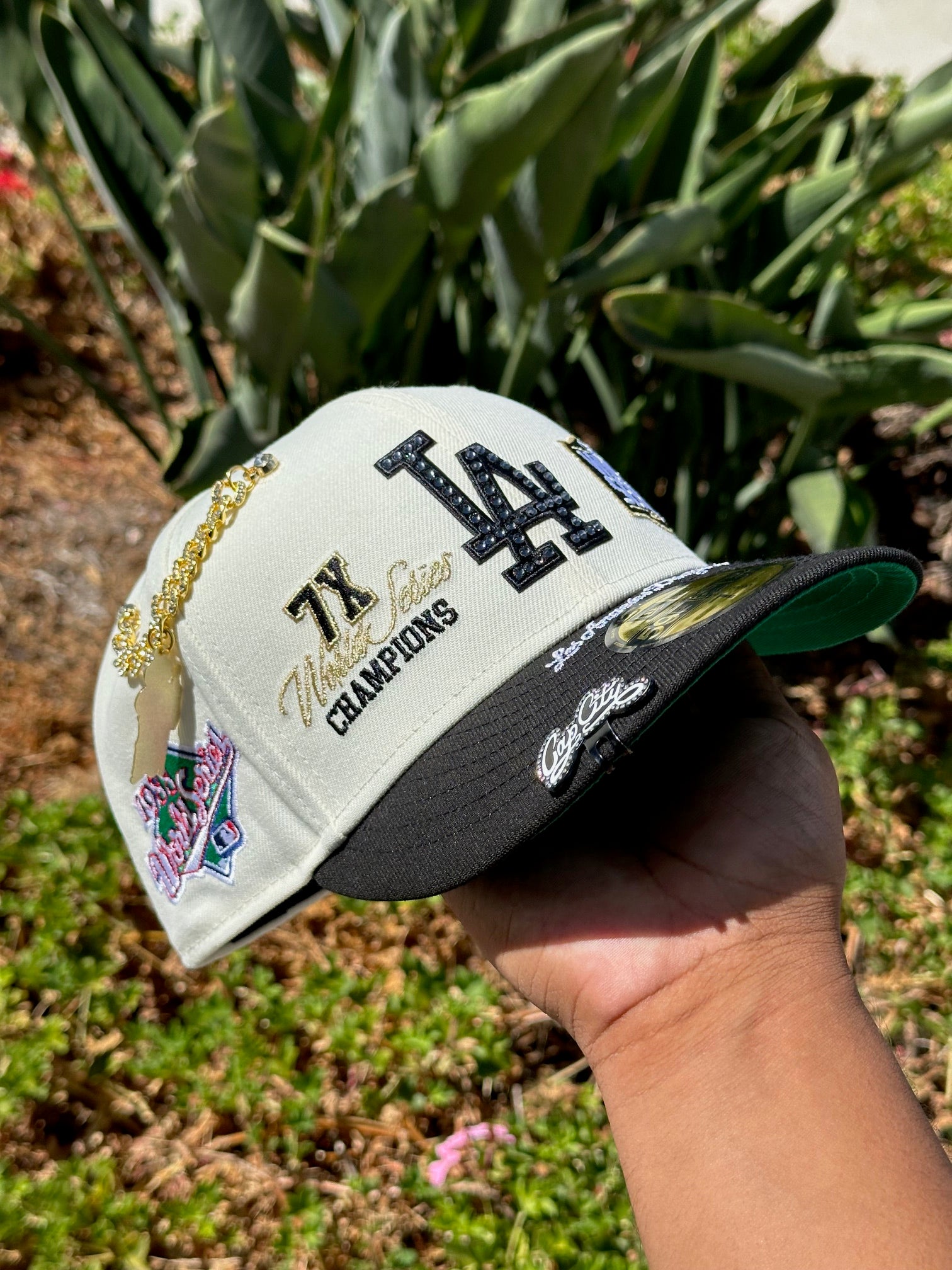 NEW ERA EXCLUSIVE 59FIFTY CHROME WHITE/BLACK LOS ANGELES DODGERS W/ WORLD SERIES EMBROIDERY PATCHES