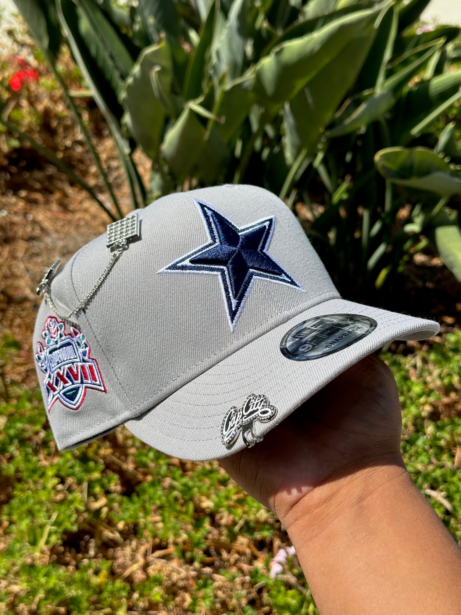 NEW ERA EXCLUSIVE 9FIFTY GREY DALLAS COWBOYS SNAPBACK W/ SUPERBOWL XXVII SIDE PATCH