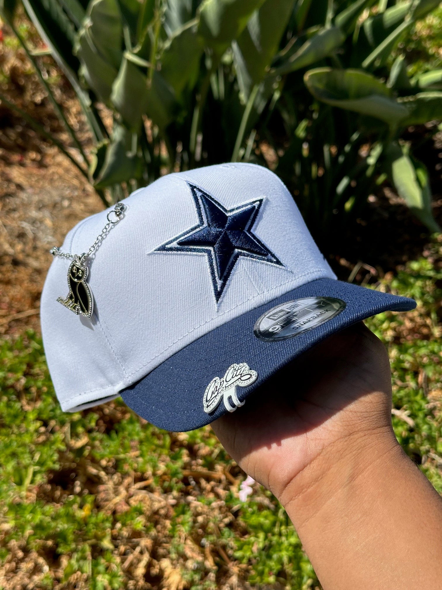 NEW ERA EXCLUSIVE 9FIFTY WHITE/NAVY DALLAS COWBOYS SNAPBACK