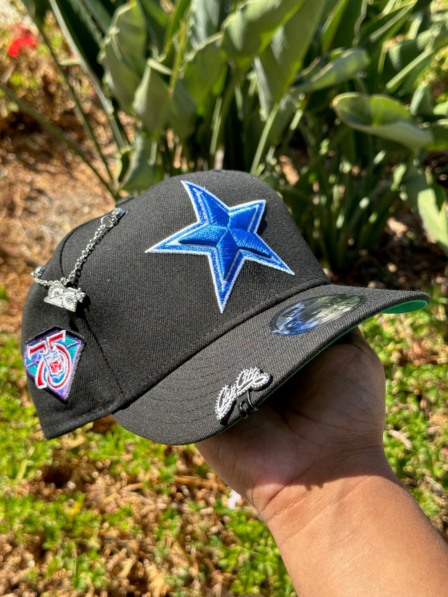 NEW ERA EXCLUSIVE 9FIFTY BLACK DALLAS COWBOYS SNAPBACK W/ 75TH ANNIVERSARY SIDE PATCH