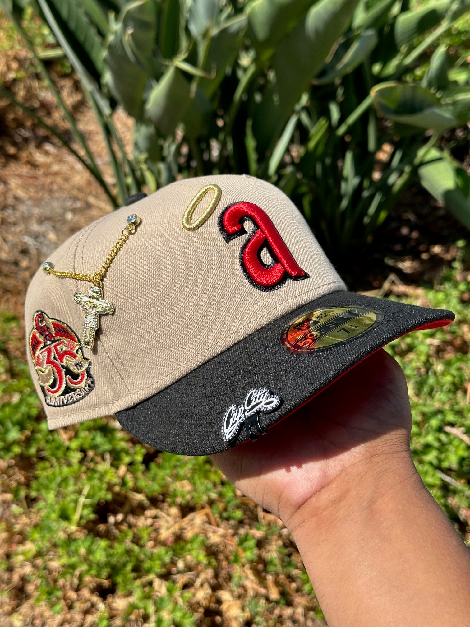 NEW ERA 59FIFTY KHAKI/BLACK ANAHEIM ANGELS W/ 35TH ANNIVERSARY SIDE PATCH