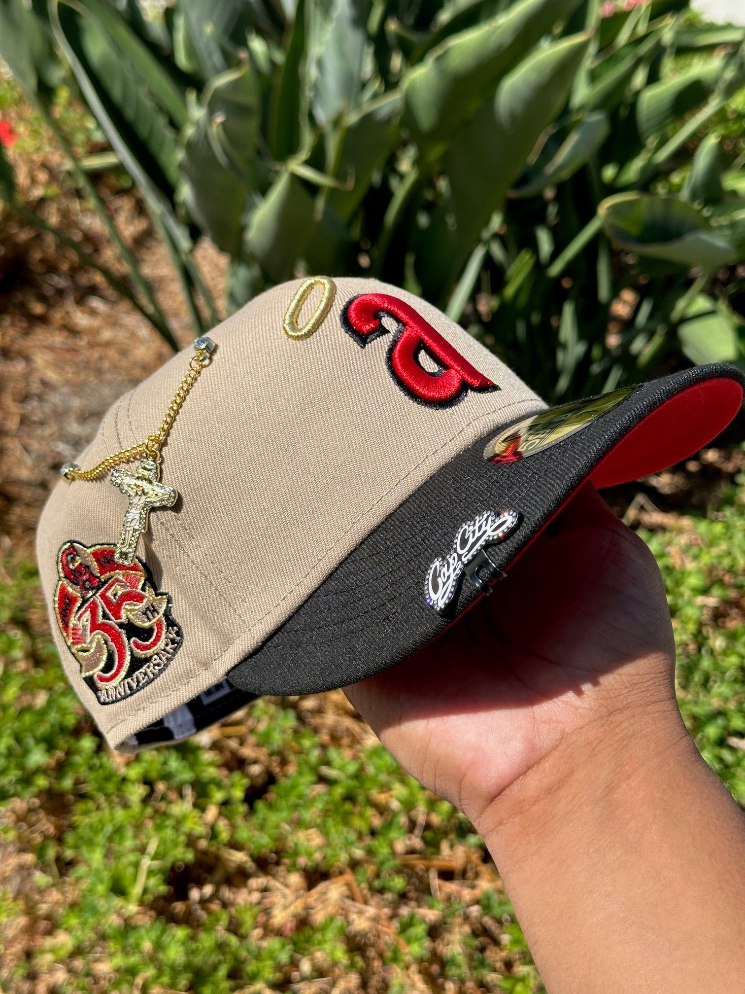 NEW ERA 59FIFTY KHAKI/BLACK ANAHEIM ANGELS W/ 35TH ANNIVERSARY SIDE PATCH