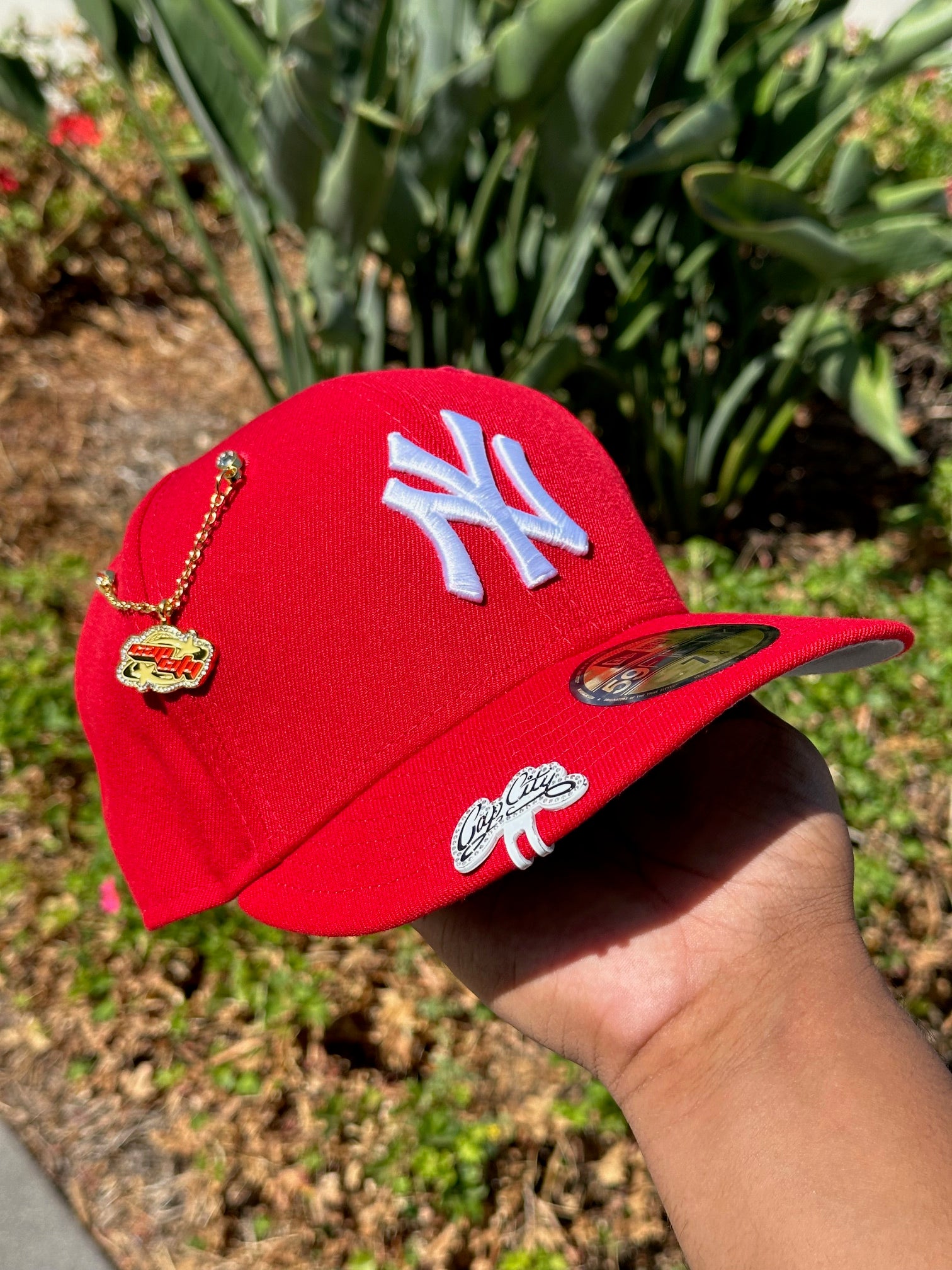 Red yankees cap deals