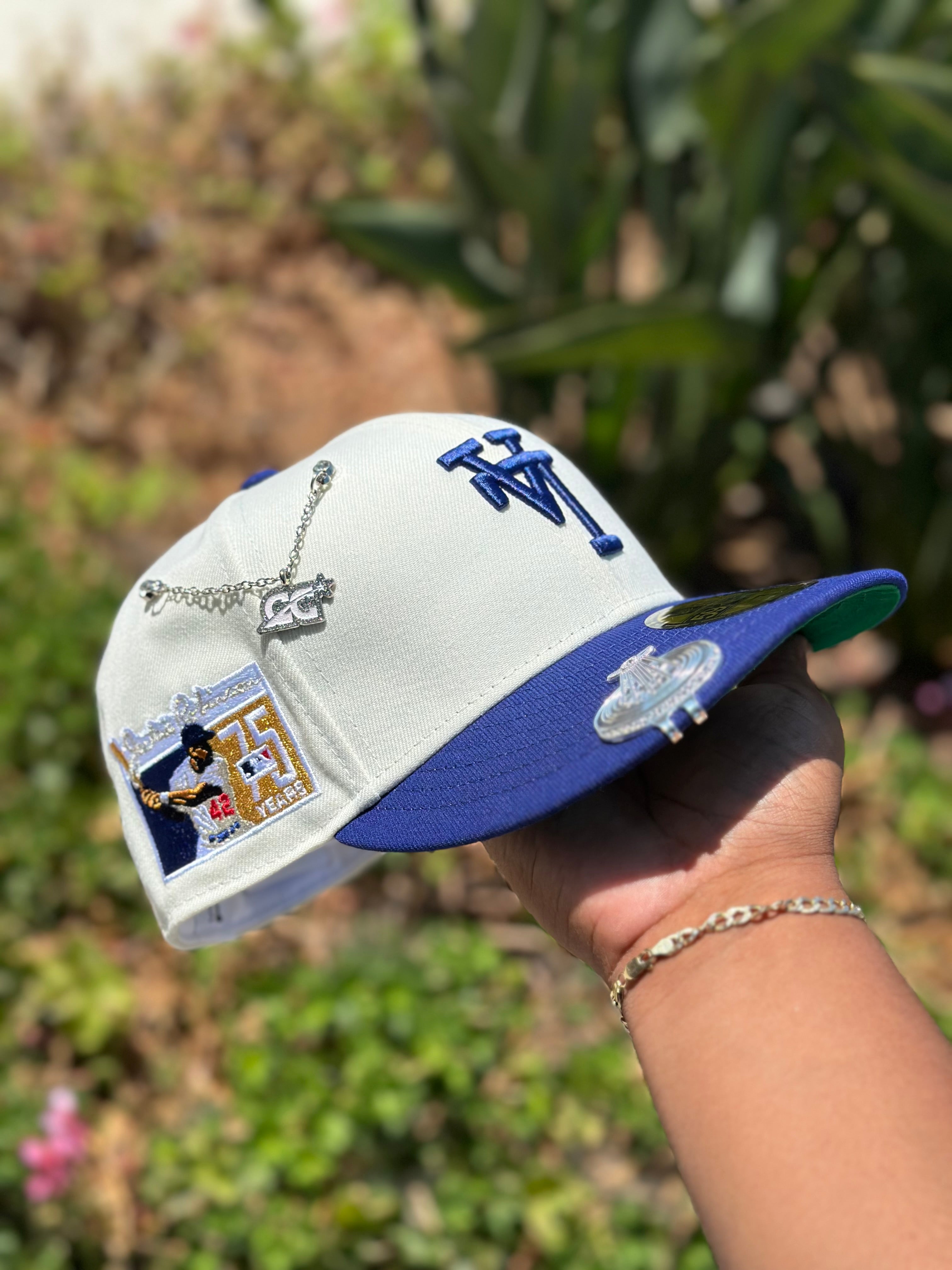 EXCLUSIVO DE NEW ERA 59FIFTY CROMADO BLANCO/OLIVA AL REVÉS LOS DODGERS DE LOS ÁNGELES CON PARCHE LATERAL "JACKIE ROBINSON" 