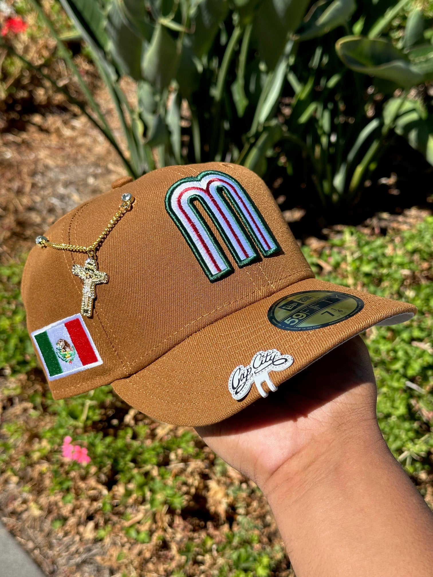 NEW ERA EXCLUSIVE 59FIFTY DARK KHAKI MEXICO W/ MEXICO FLAG SIDE PATCH