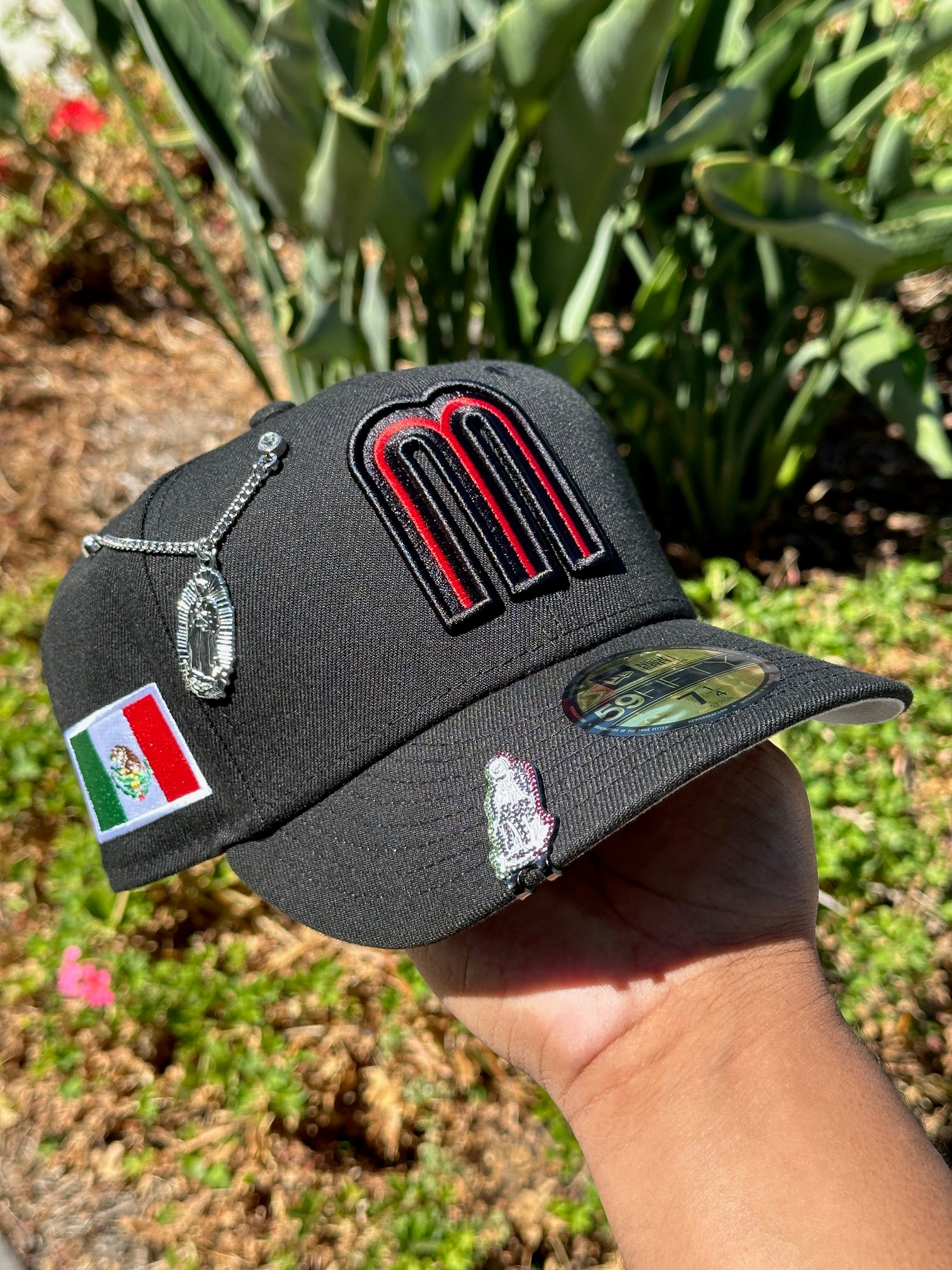 NEW ERA EXCLUSIVE 59FIFTY BLACK MEXICO W/ MEXICO FLAG SIDE PATCH