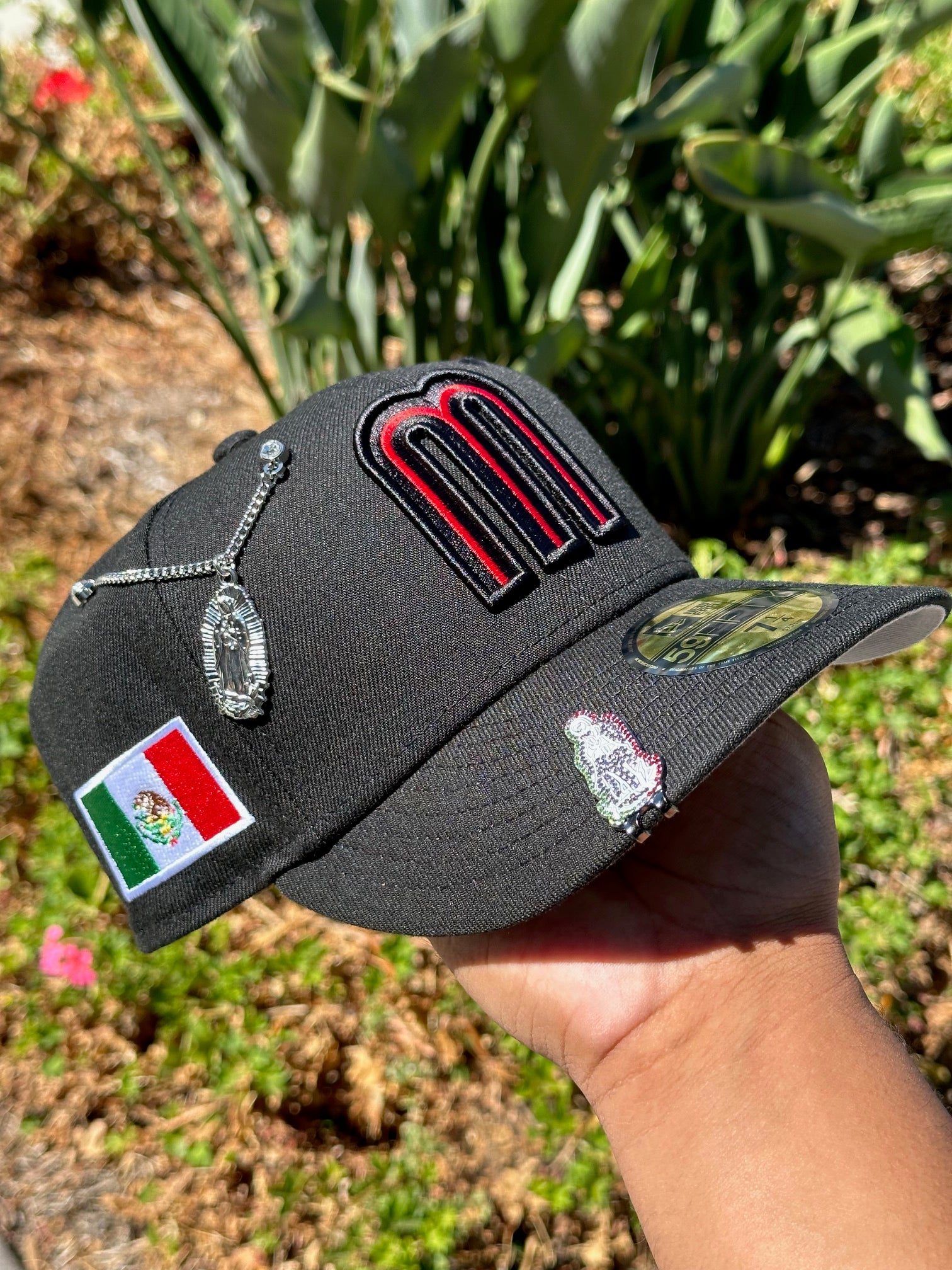 NEW ERA EXCLUSIVE 59FIFTY BLACK MEXICO W/ MEXICO FLAG SIDE PATCH