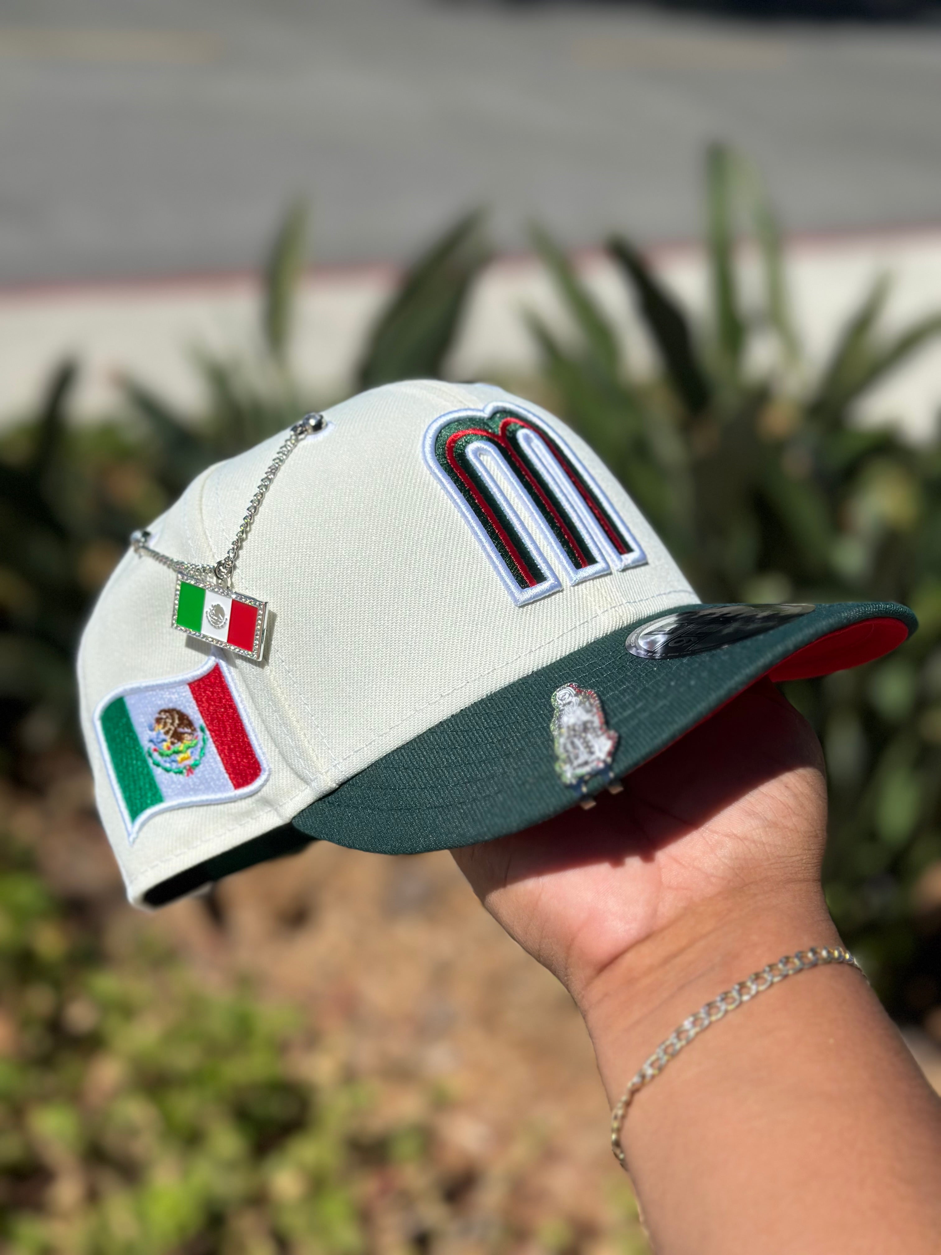 NEW ERA EXCLUSIVE 9FIFTY CHROME WHITE/GREEN MEXICO SNAPBACK W/ MEXICO FLAG SIDE PATCH