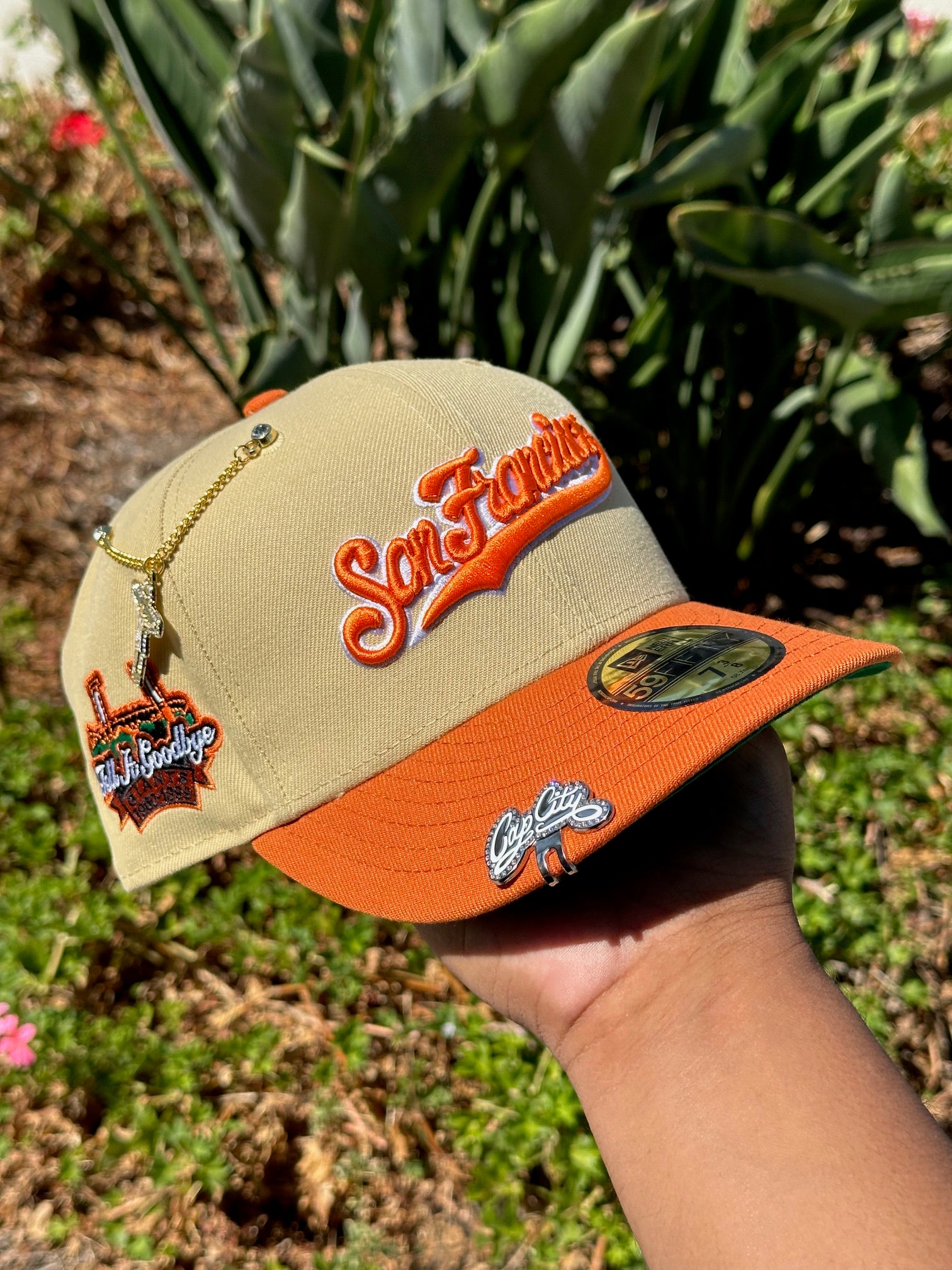 NEW ERA EXCLUSIVE 59FIFTY VEGAS GOLD/ORANGE SAN FRANCISCO GIANTS SCRIPT W/ "TELL IT GOODBYE" SIDE PATCH