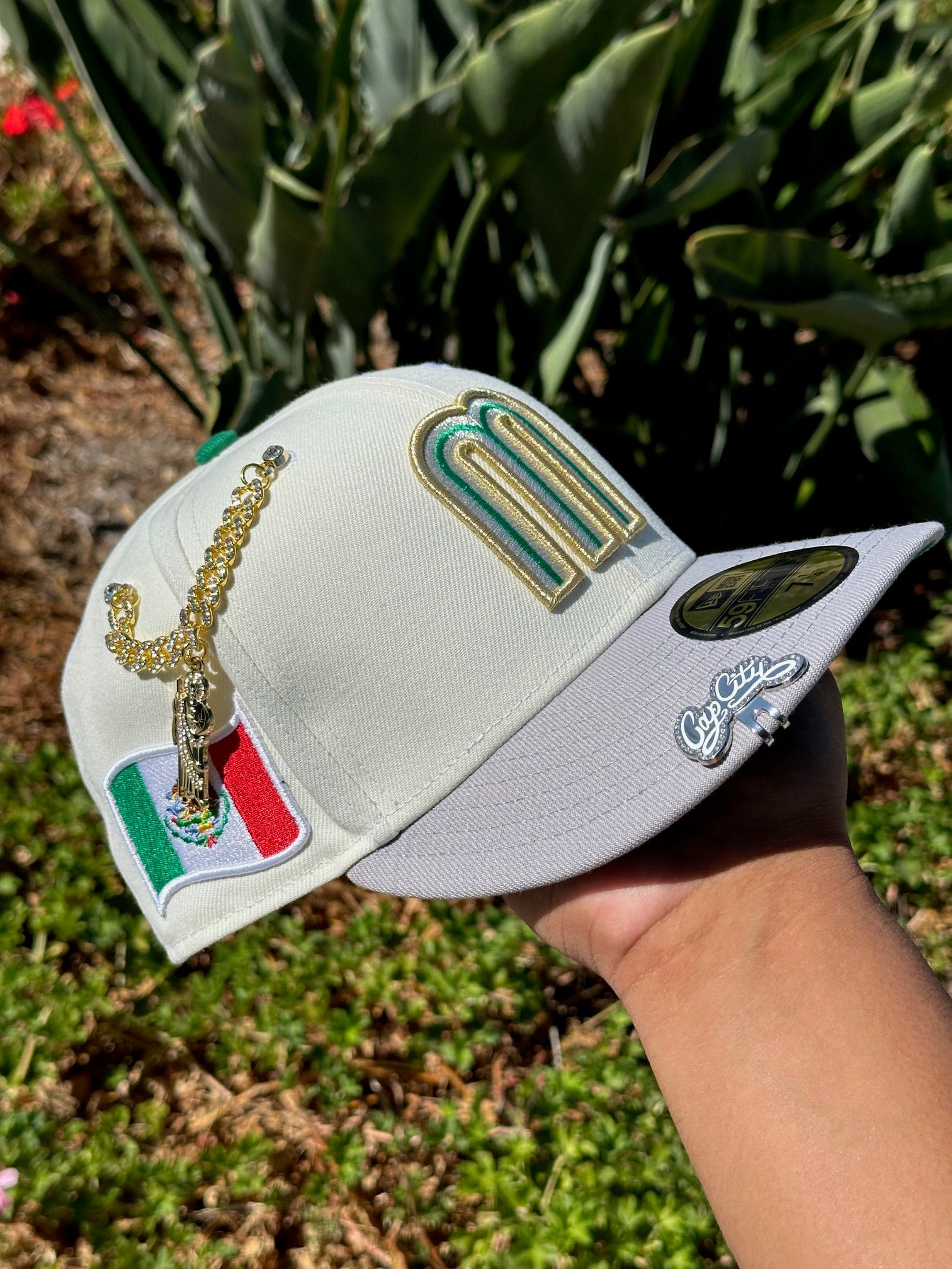 NEW ERA EXCLUSIVE 59FIFTY CHROME WHITE/GREY MEXICO W/ MEXICO FLAG SIDE PATCH