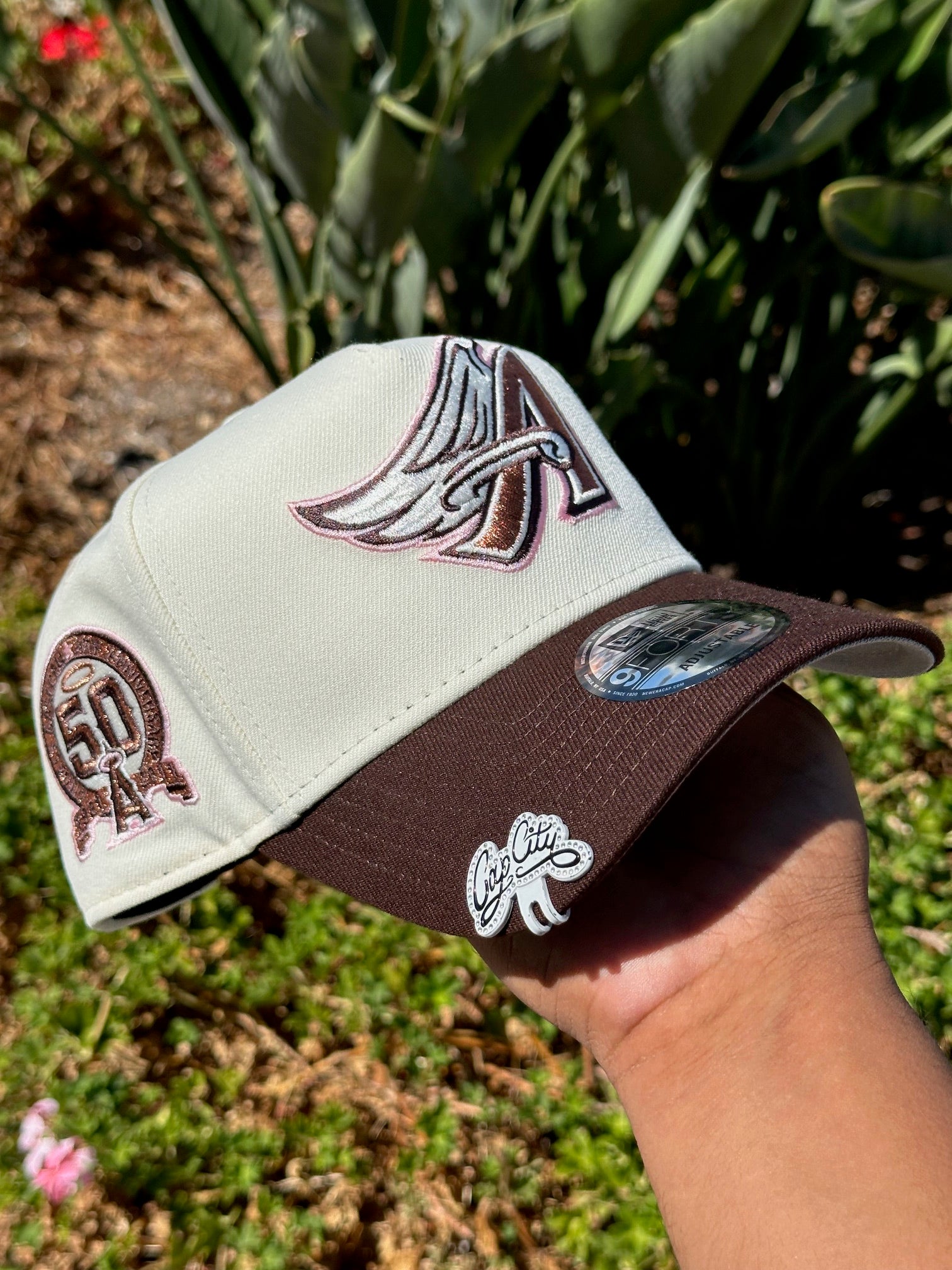 NEW ERA EXCLUSIVE 9FORTY A-FRAME CHROME WHITE/BROWN ANAHEIM ANGELS W/ 50TH ANNIVERSARY SIDE PATCH