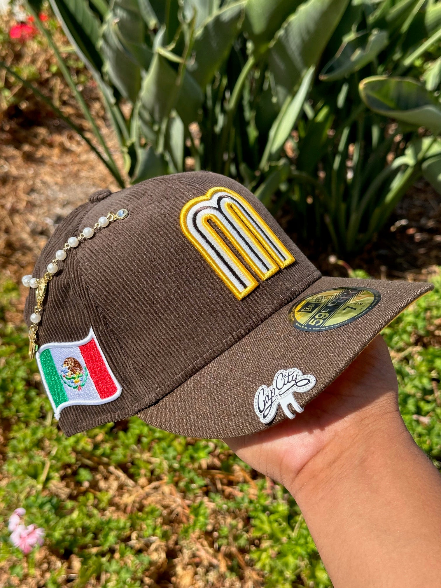 NEW ERA EXCLUSIVE 59FIFTY BROWN CORDUROY/WALNUT MEXICO W/ MEXICO FLAG SIDE PATCH