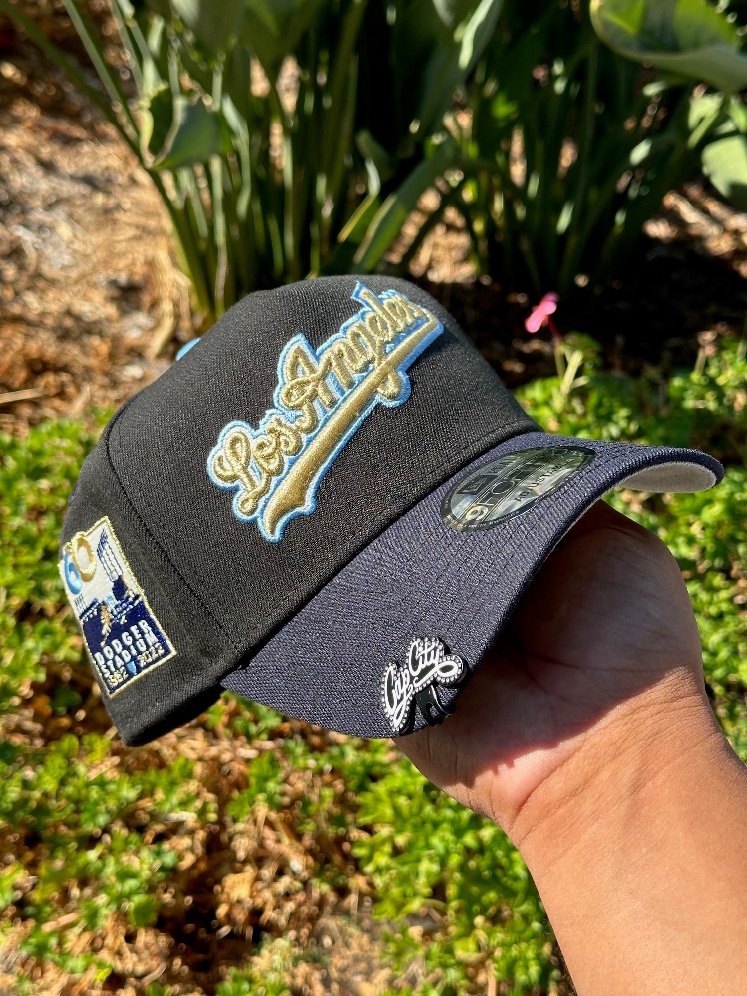 NEW ERA EXCLUSIVE 9FORTY A-FRAME BLACK/NAVY LOS ANGELES DODGERS SCRIPT W/ DODGER STADIUM SIDE PATCH