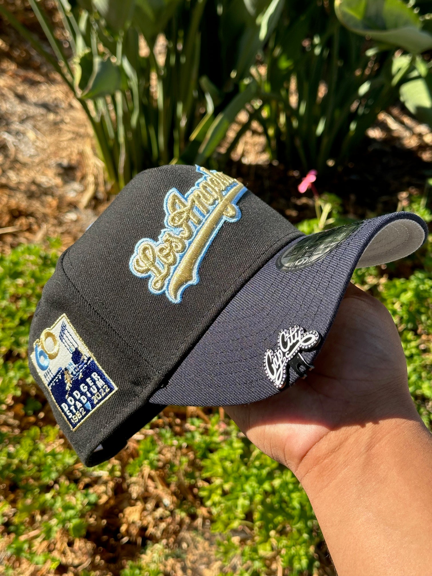 NEW ERA EXCLUSIVE 9FORTY A-FRAME BLACK/NAVY LOS ANGELES DODGERS SCRIPT W/ DODGER STADIUM SIDE PATCH