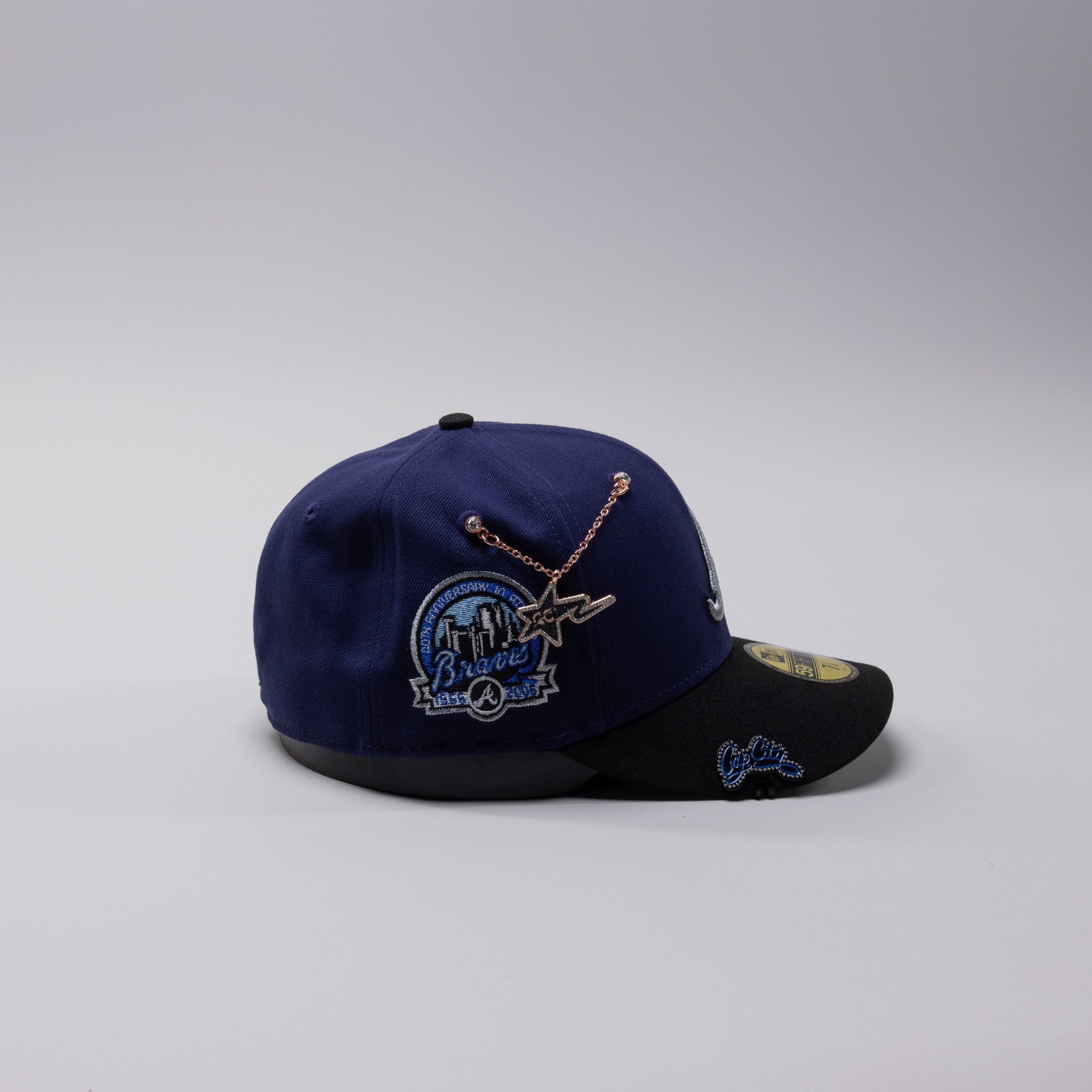 NEW ERA 59FIFTY DARK BLUE/ BLACK ATLANTA BRAVES W/ 40TH ANNIVERSARY SIDE PATCH