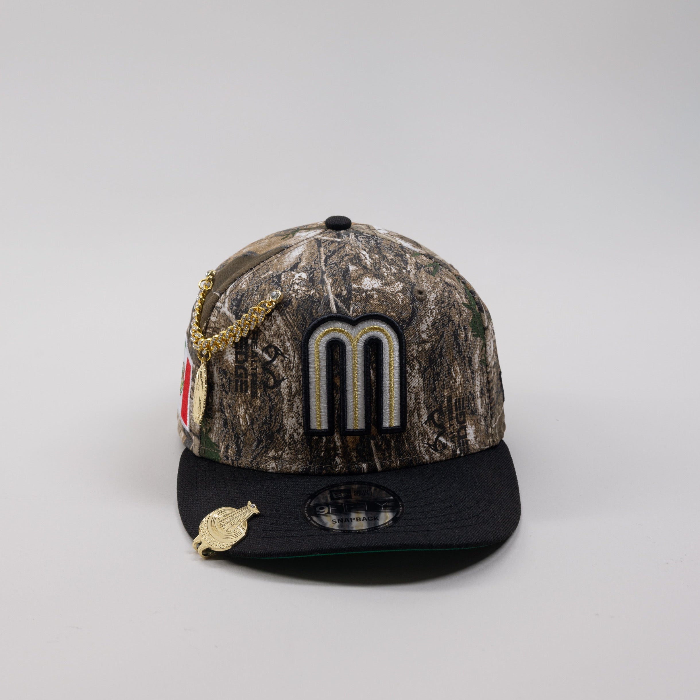 NEW ERA EXCLUSIVE 9FIFTY REALTREE/BLACK MEXICO SNAPBACK W/ MEXICO FLAG SIDE PATCH