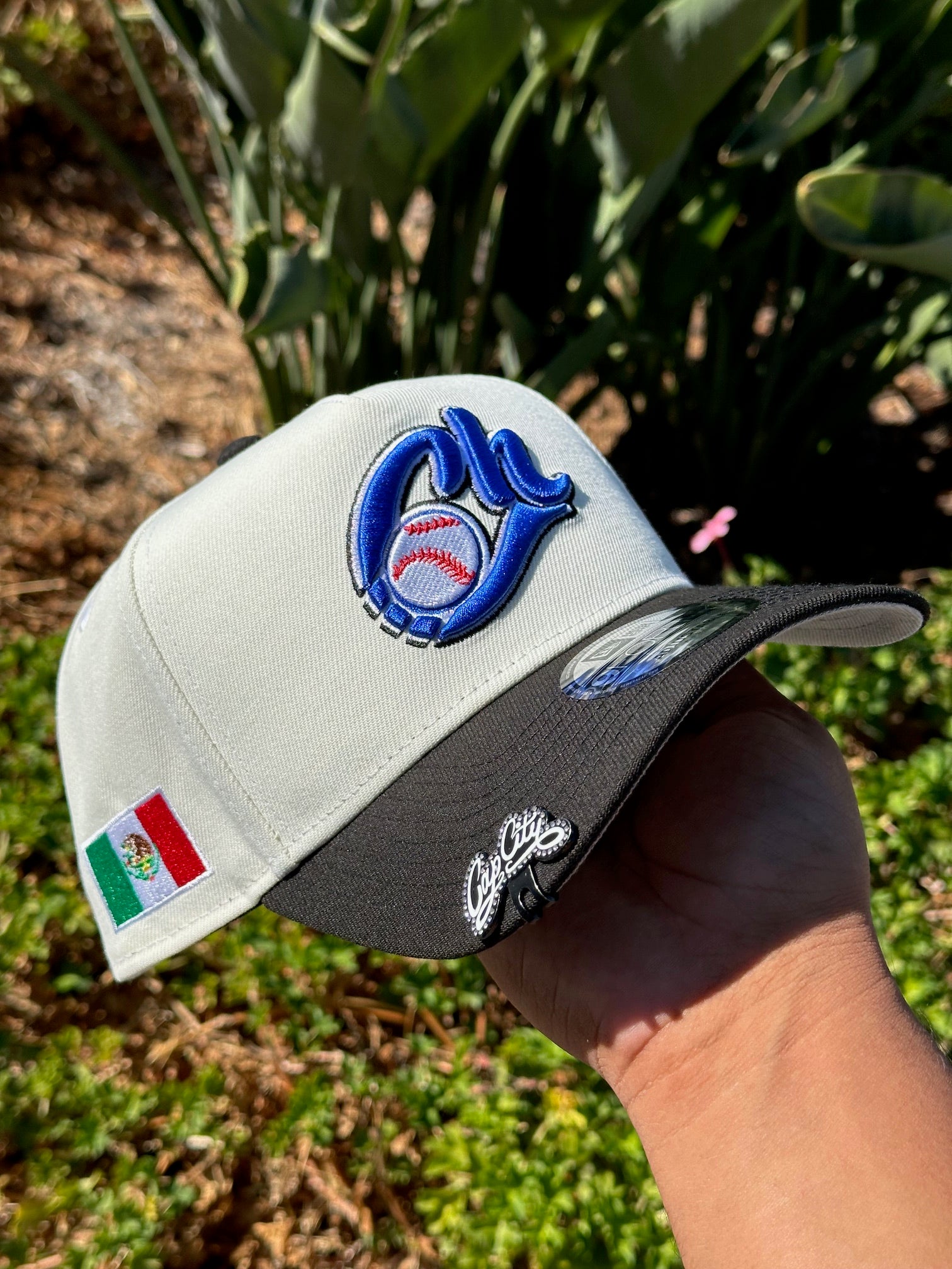 NEW ERA EXCLUSIVE 9FORTY A-FRAME CHROME WHITE/BLACK CHARROS DE JALISCO W/MEXICO FLAG SIDE PATCH