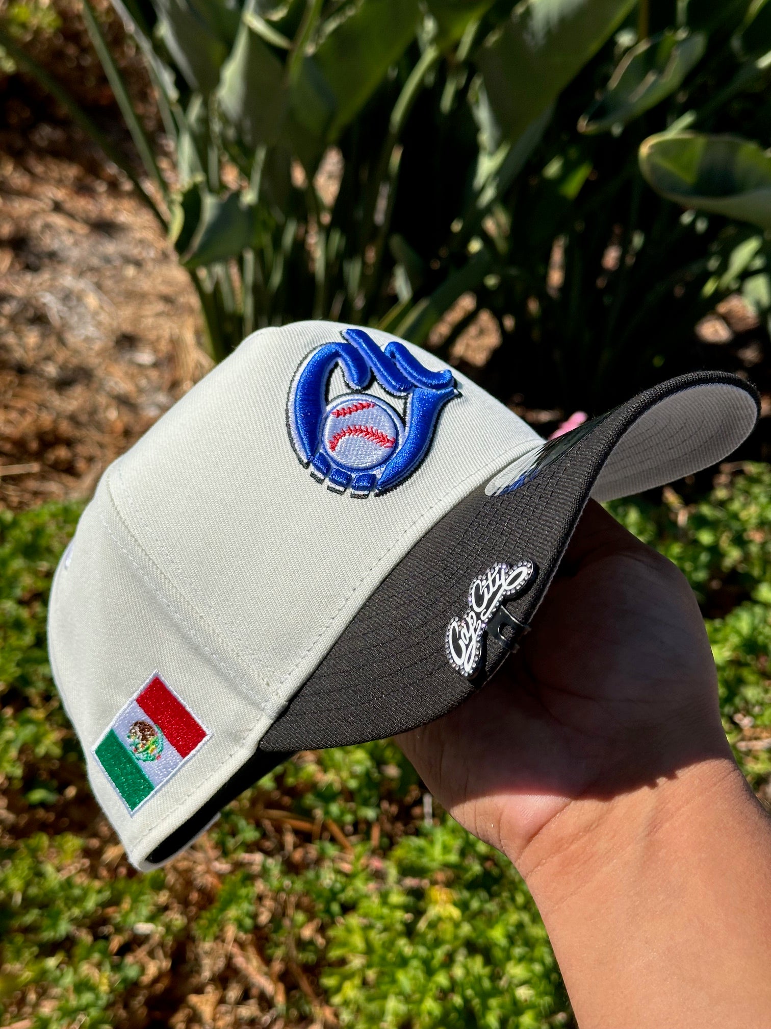 NEW ERA EXCLUSIVE 9FORTY A-FRAME CHROME WHITE/BLACK CHARROS DE JALISCO W/MEXICO FLAG SIDE PATCH