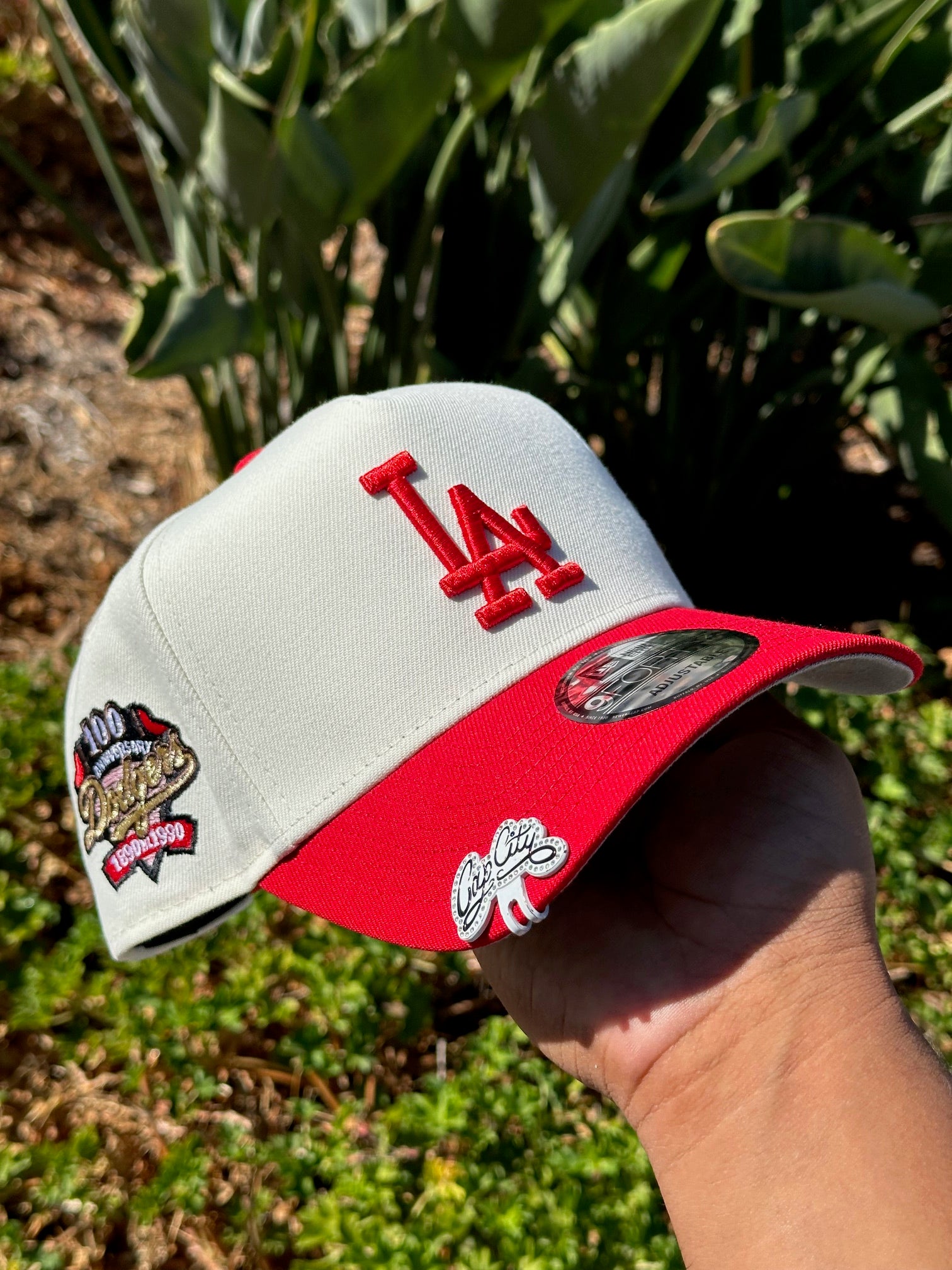 NEW ERA EXCLUSIVE 9FORTY A-FRAME CHROME WHITE/RED LOS ANGELES DODGERS W/ 100TH ANNIVERSARY SIDE PATCH