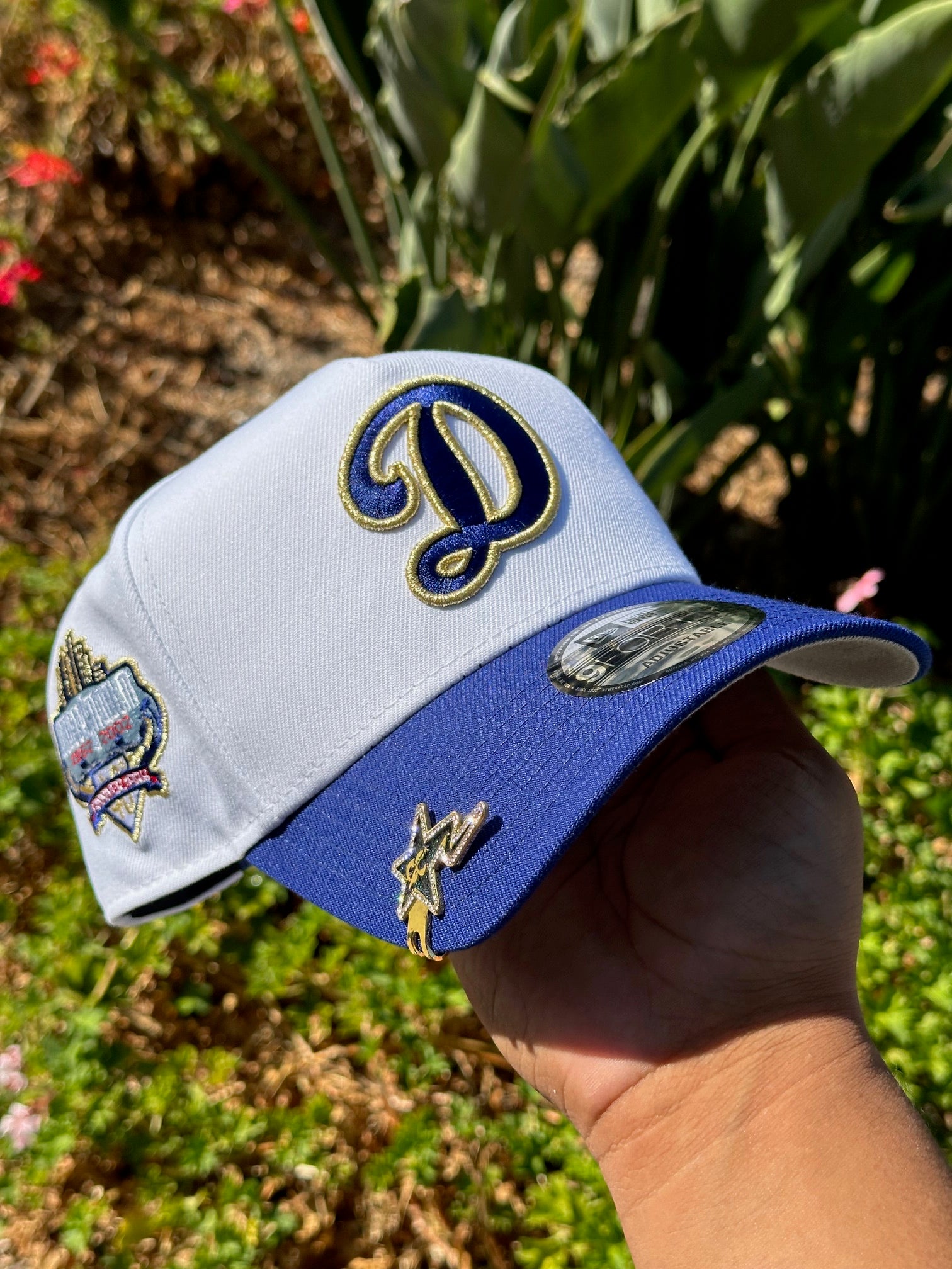 NEW ERA EXCLUSIVE 9FORTY A-FRAME WHITE/BLUE LOS ANGELES DODGERS W/ 40TH ANNIVERSARY SIDE PATCH