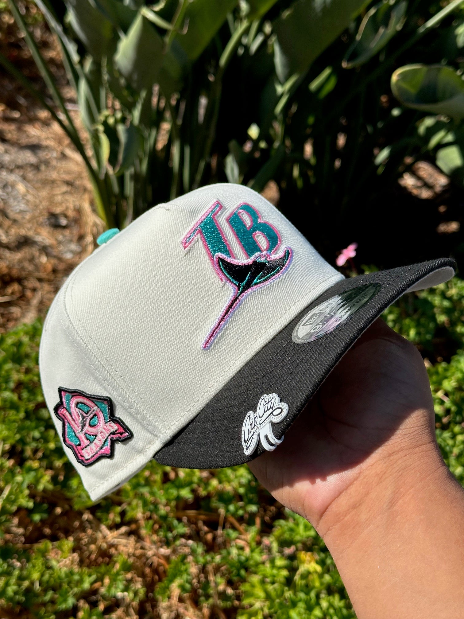 NEW ERA EXCLUSIVE 9FIFTY A-FRAME CHROME WHITE/BLACK TAMPA BAY RAYS SNAPBACK W/ 10TH ANNIVERSARY SIDE PATCH