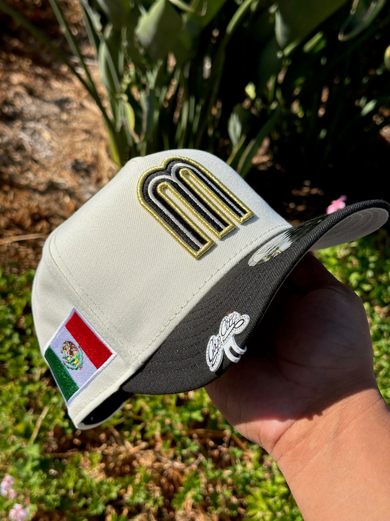 NEW ERA EXCLUSIVE 9FIFTY A-FRAME CHROME WHITE/BLACK MEXICO SNAPBACK W/ MEXICO FLAG SIDE PATCH