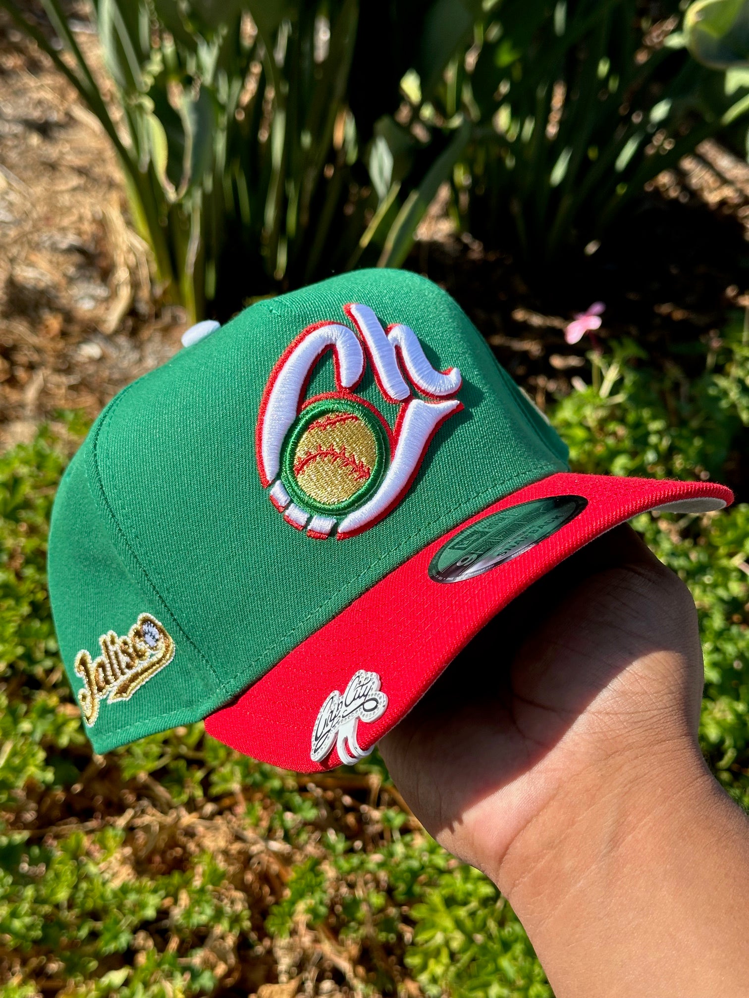 NEW ERA EXCLUSIVE 9FIFTY A-FRAME GREEN/RED CHARROS DE JALISCO SNAPBACK W/ 'JALISCO" SIDE PATCH