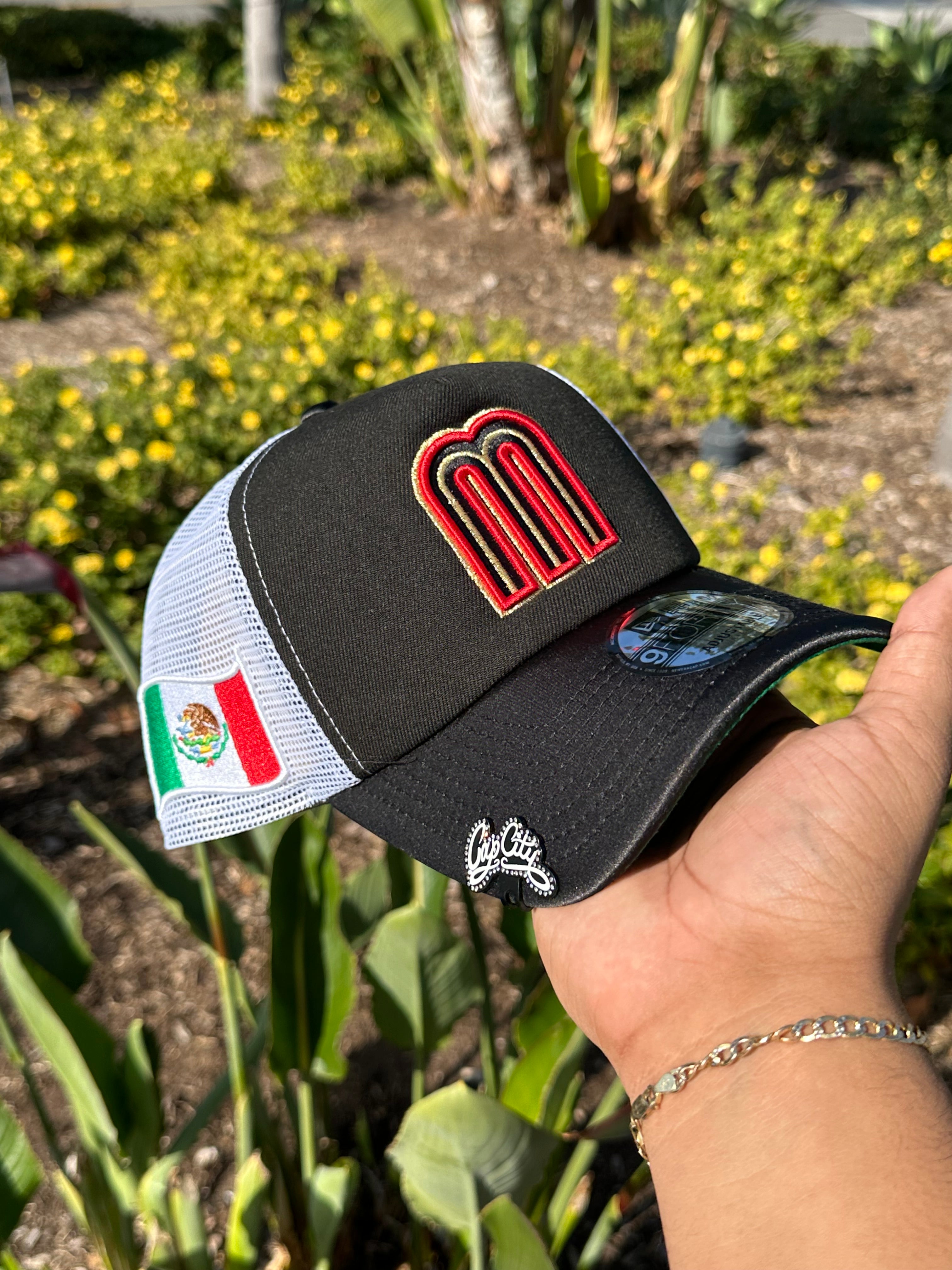 NEW ERA EXCLUSIVE 9FORTY BLACK/SATIN MEXICO A-FRAME MESHBACK ADJUSTABLE W/  MEXICO FLAG SIDE PATCH