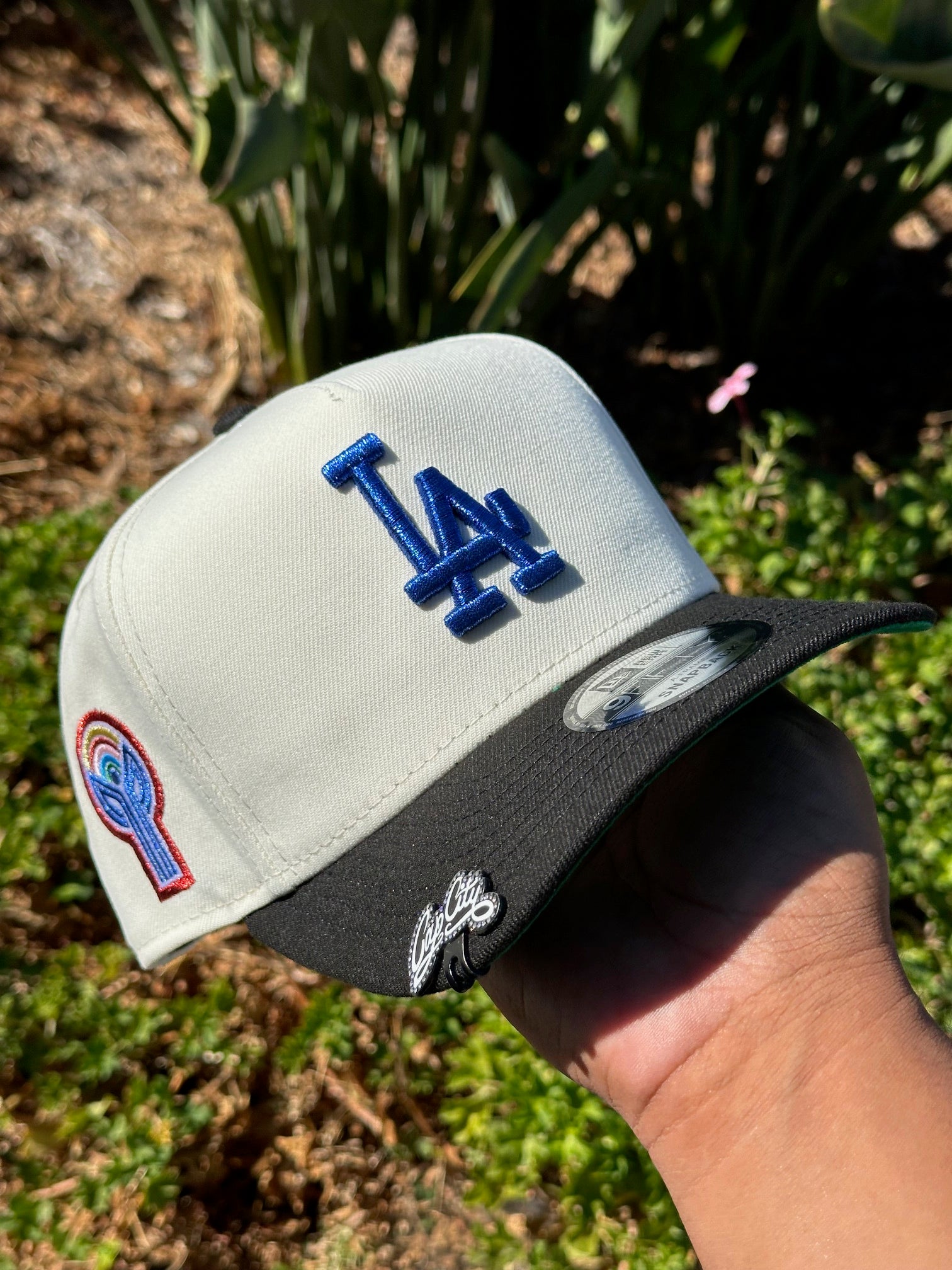 NEW ERA EXCLUSIVE 9FIFTY A-FRAME CHROME WHITE/BLACK LOS ANGELES DODGERS SNAPBACK W/  SIDE PATCH