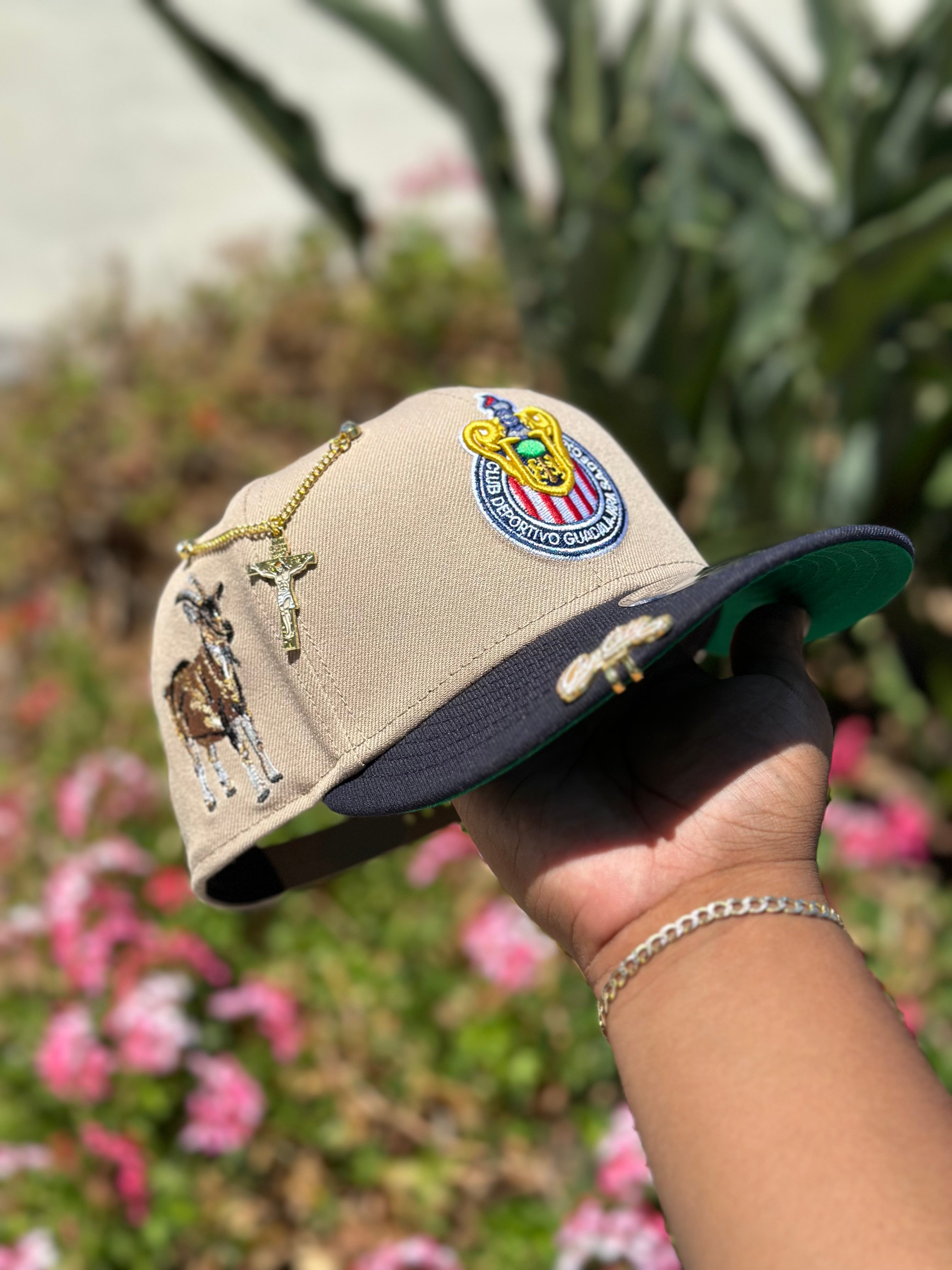 NEW ERA EXCLUSIVE 9FIFTY CAMEL BROWN/NAVY CHIVAS DE GUADALAJARA SNAPBACK W/ "GOAT 2.0" SIDE PATCH