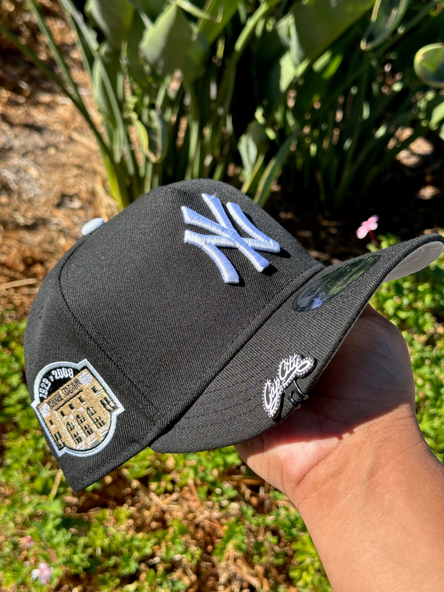 NEW ERA EXCLUSIVE 9FIFTY A-FRAME BLACK NEW YORK YANKEES SNAPBACK W/ YANKEE STADIUM SIDE PATCH