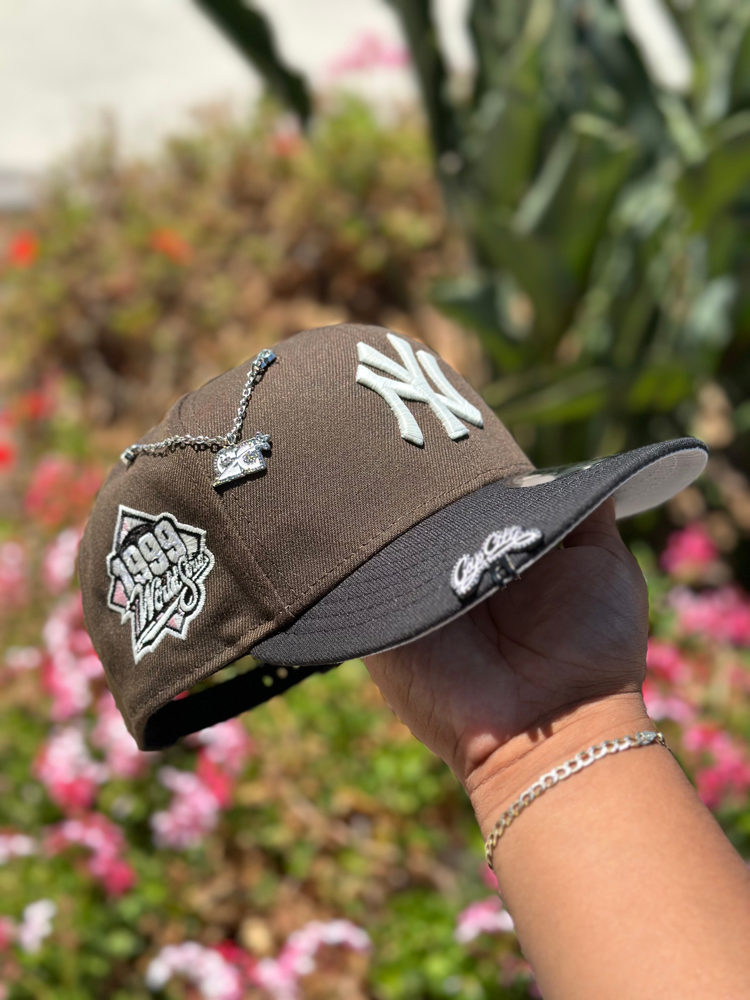 NEW ERA EXCLUSIVE 9FIFTY BROWN/BLACK NEW YORK YANKEES SNAPBACK W/ 1999 WORLD SERIES SIDE PATCH