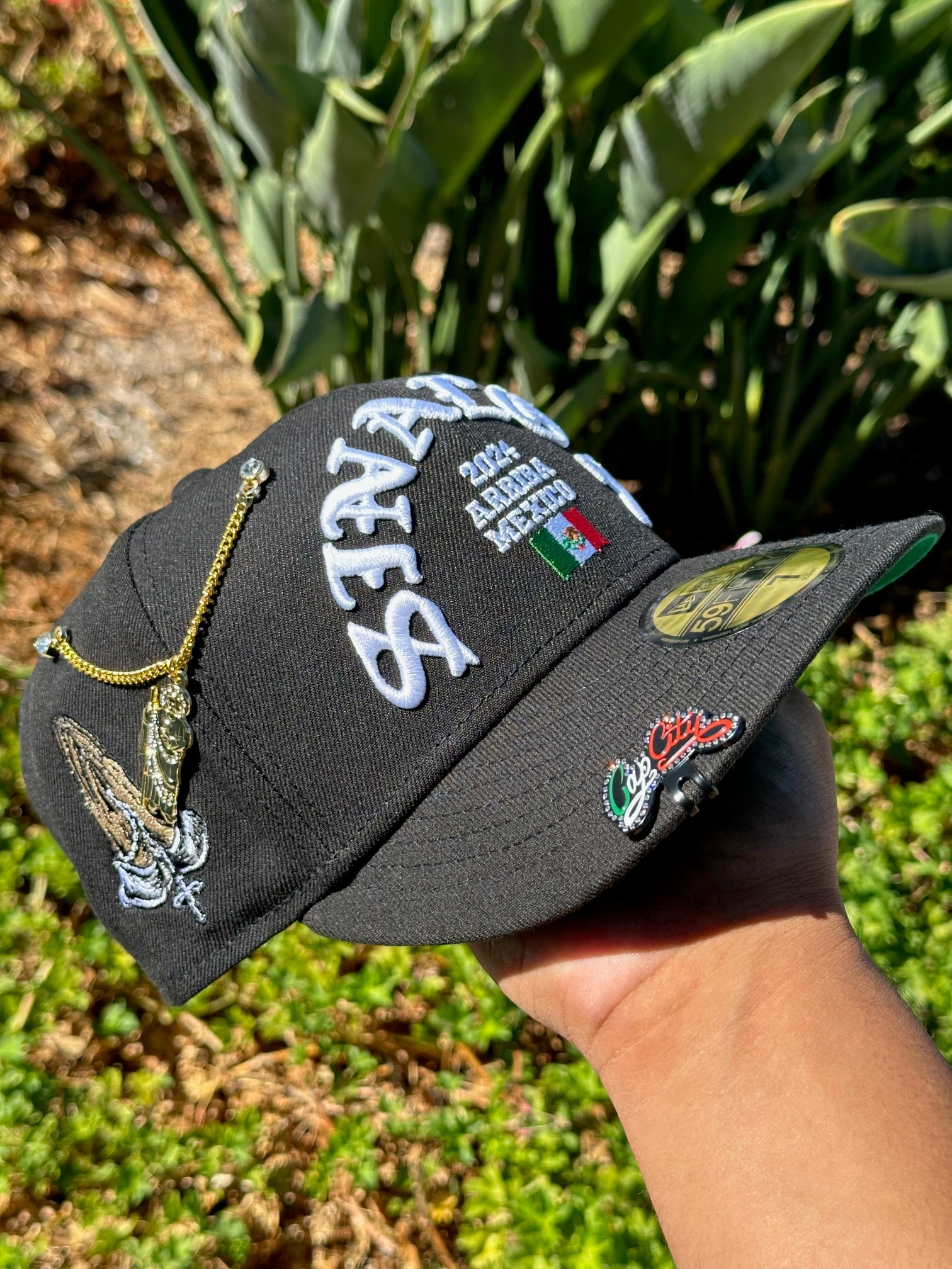 NEW ERA EXCLUSIVE 59FIFTY BLACK SINALOA "ARRIBA MEXICO" W/ PRAYING HANDS SIDE PATCH