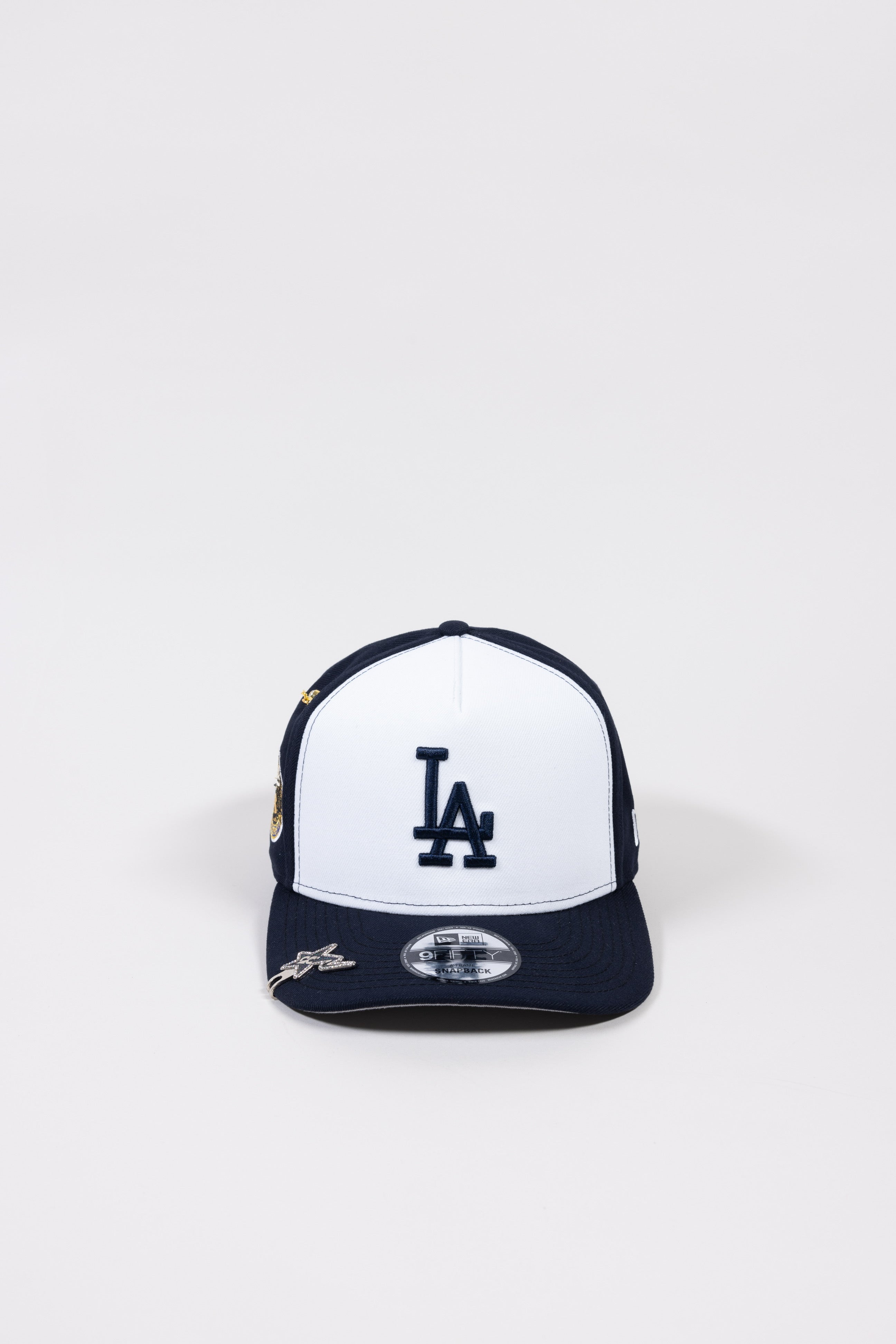 NEW ERA EXCLUSIVE 9FIFTY A-FRAME WHITE/NAVY LOS ANGELES DODGERS SNAPBACK W/ WORLD SERIES SIDE PATCH