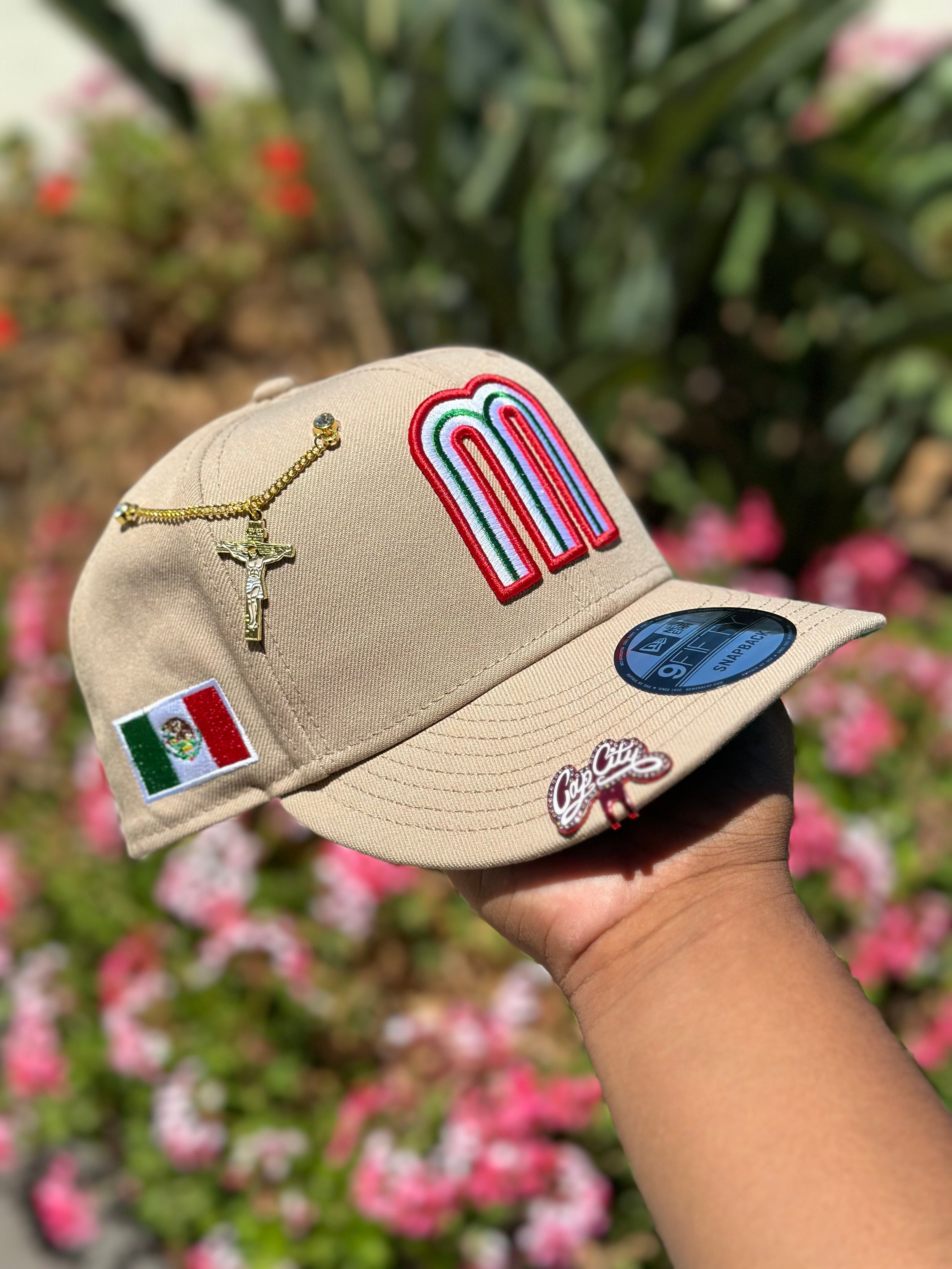 NEW ERA EXCLUSIVE 9FIFTY LIGHT KHAKI MEXICO SNAPBACK W/ MEXICO FLAG SIDE PATCH