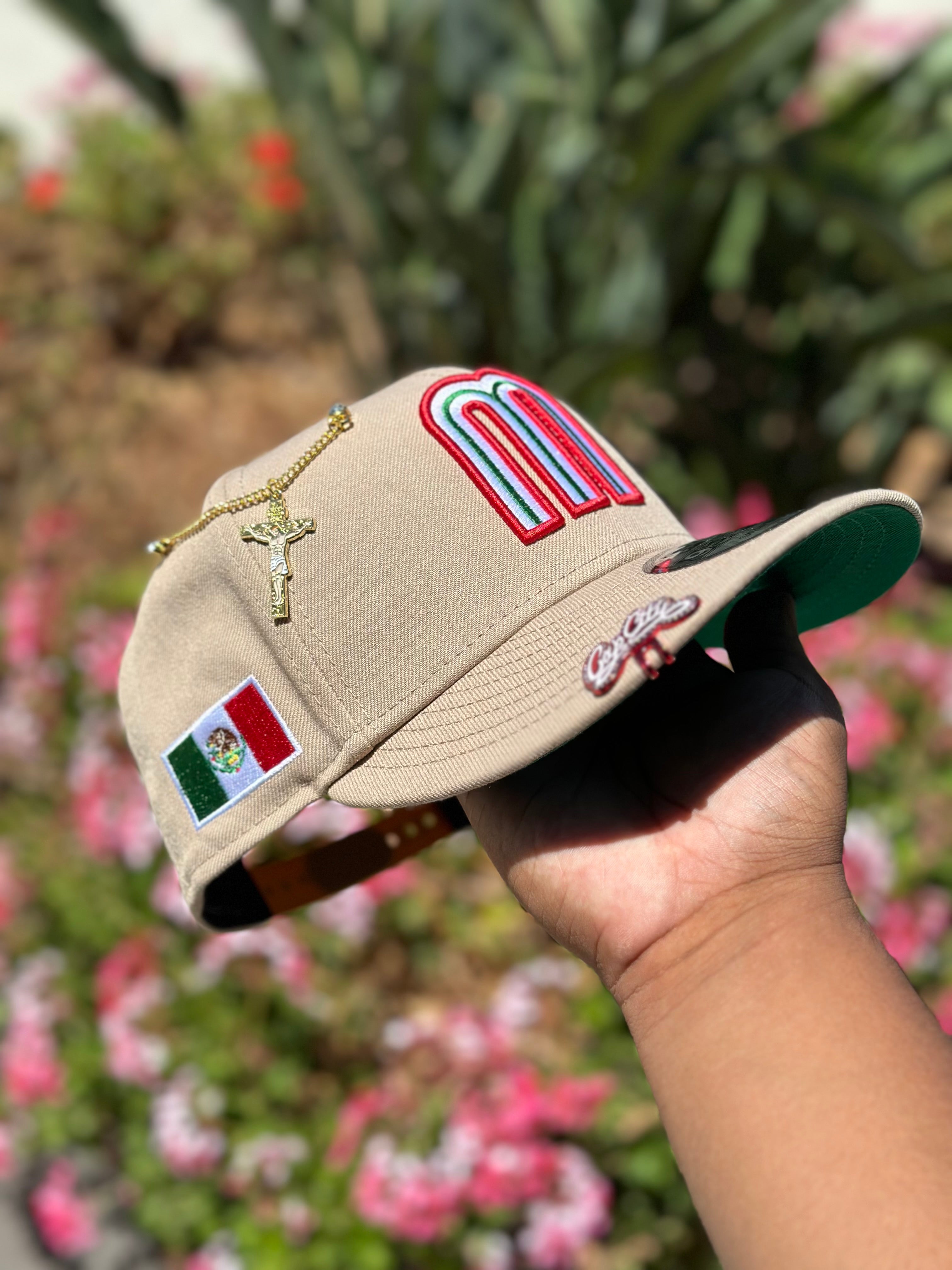 NEW ERA EXCLUSIVE 9FIFTY LIGHT KHAKI MEXICO SNAPBACK W/ MEXICO FLAG SIDE PATCH