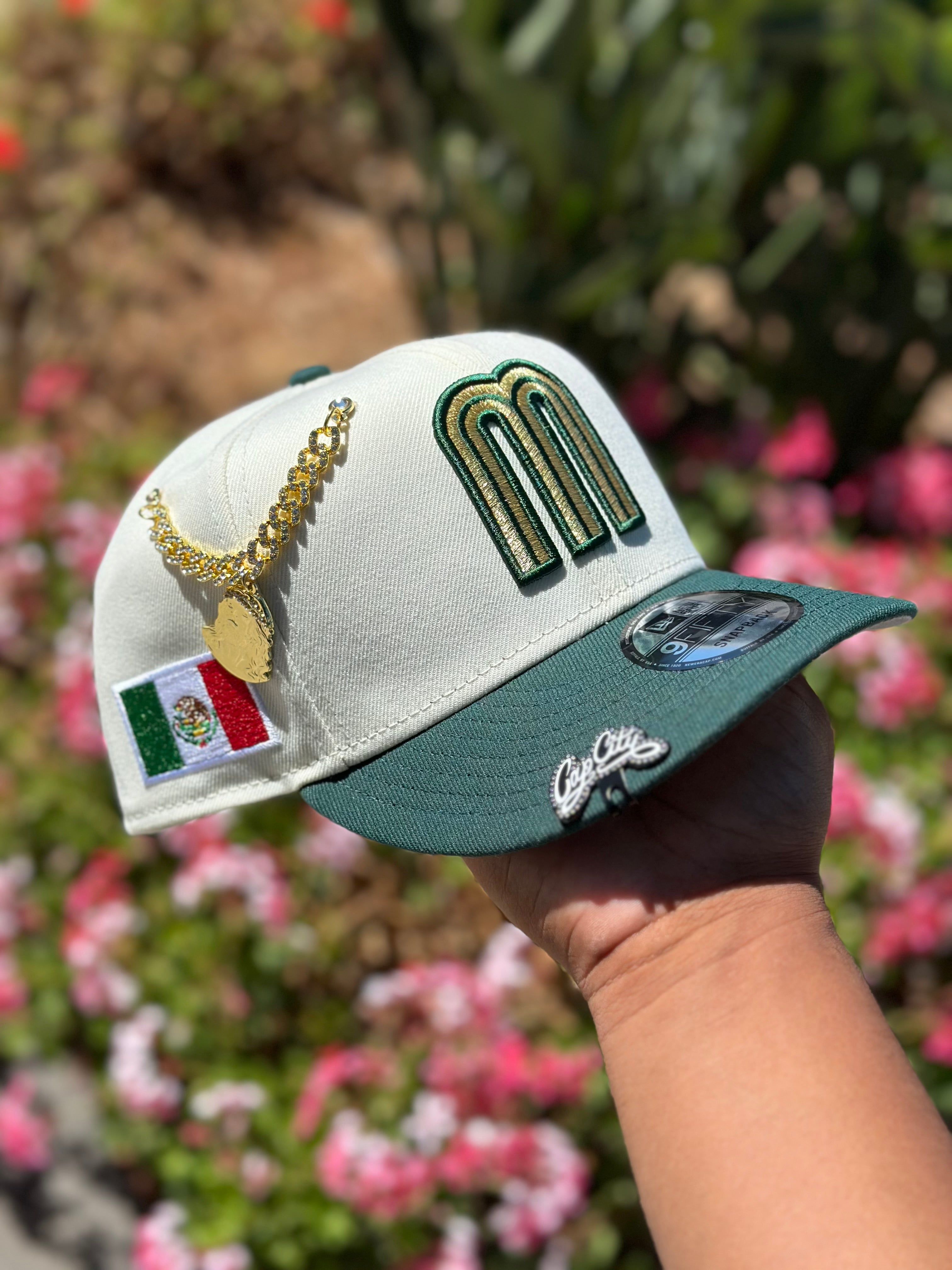 NEW ERA EXCLUSIVE 9FIFTY CHROME WHITE/FOREST GREEN MEXICO SNAPBACK W/ MEXICO FLAG SIDE PATCH