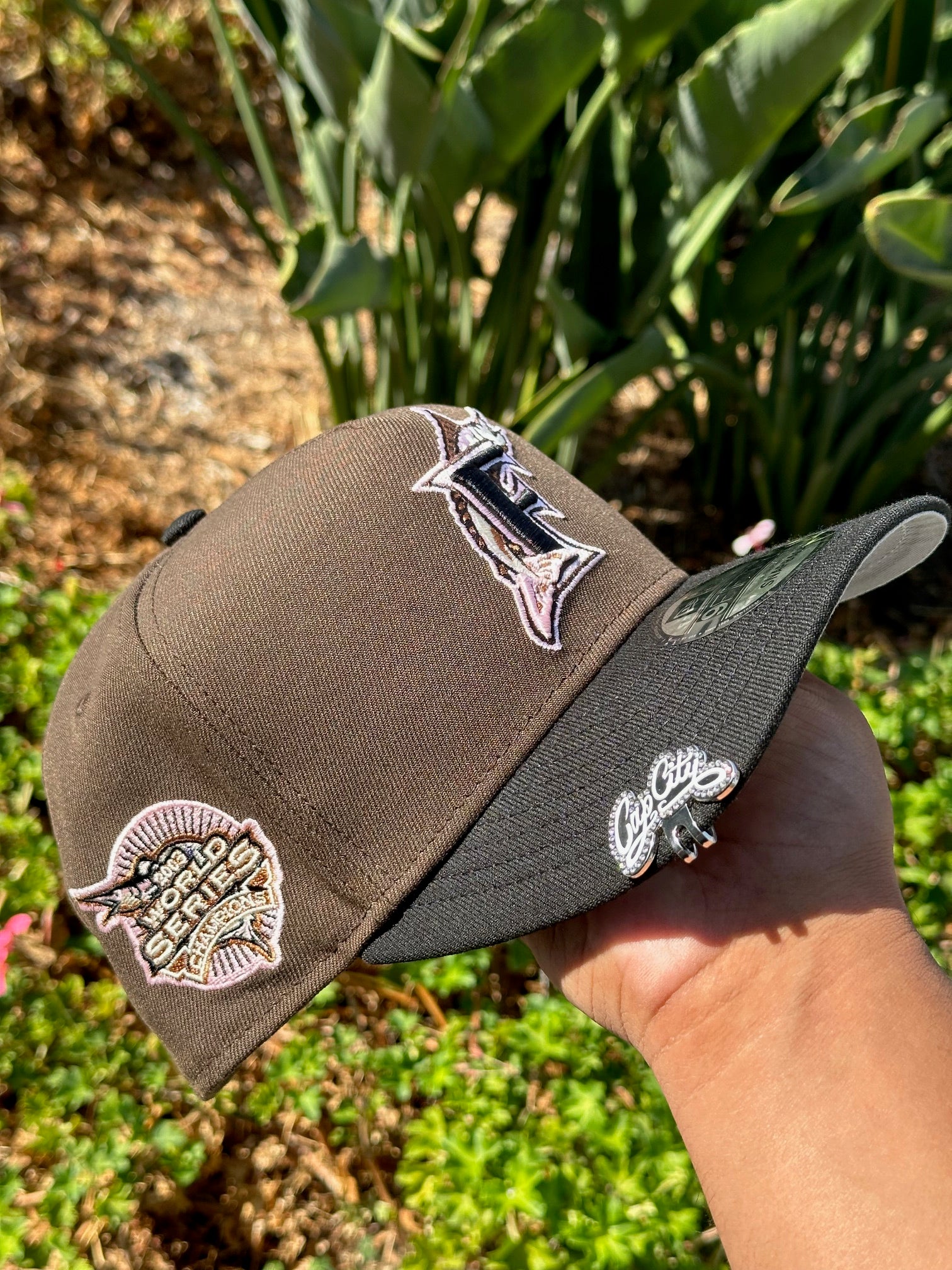 NEW ERA EXCLUSIVE 9FIFTY A-FRAME BROWN/BLACK FLORIDA MARLINS W/ 2003 WORLD CHAMPIONS SIDE PATCH