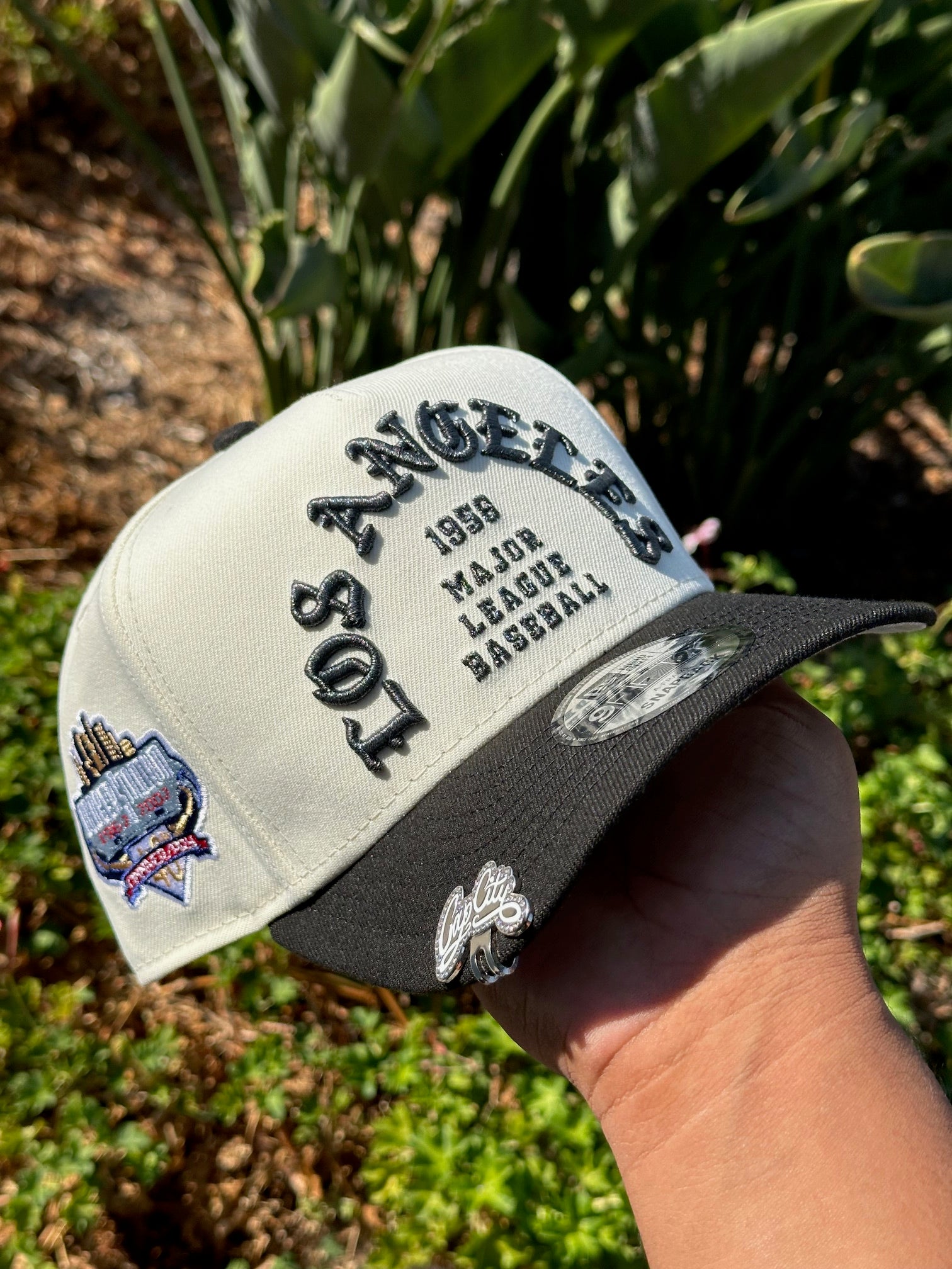 NEW ERA EXCLUSIVE 9FIFTY A-FRAME CHROME WHITE/BLACK LOS ANGELES DODGERS 1958 MLB SCRIPT W/ 40TH ANNIVERSARY SIDE PATCH