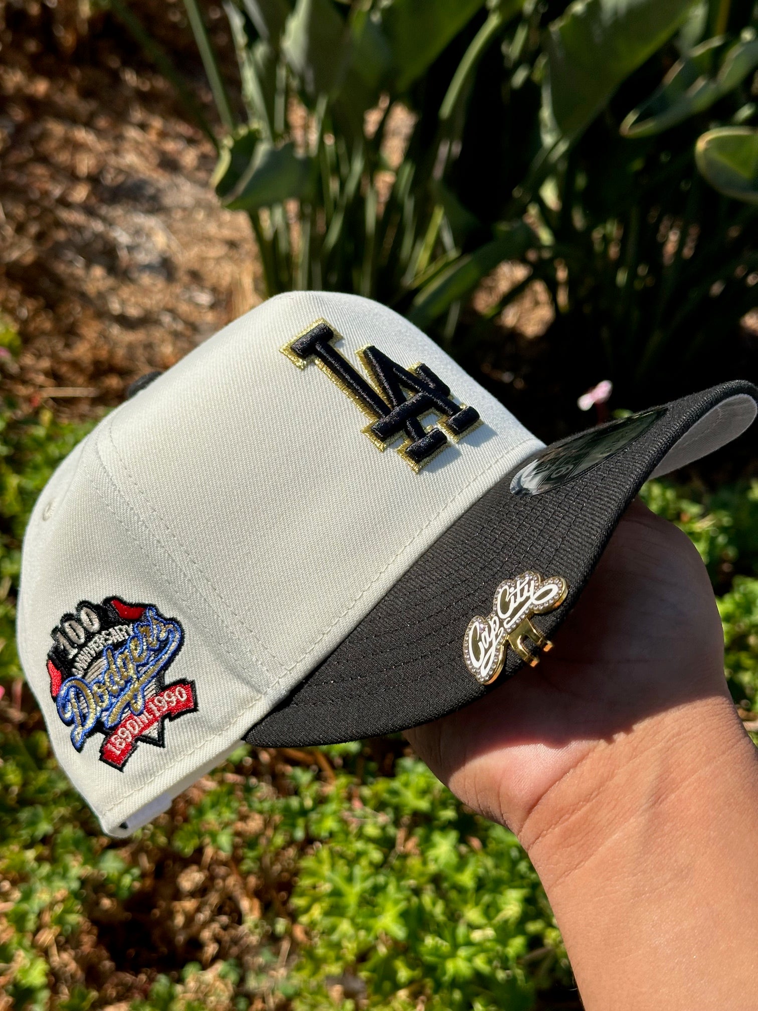 NEW ERA EXCLUSIVE 9FIFTY A-FRAME CHROME WHITE/BLACK LOS ANGELES DODGERS SNAPBACK W/ 100TH ANNIVERSARY SIDE PATCH