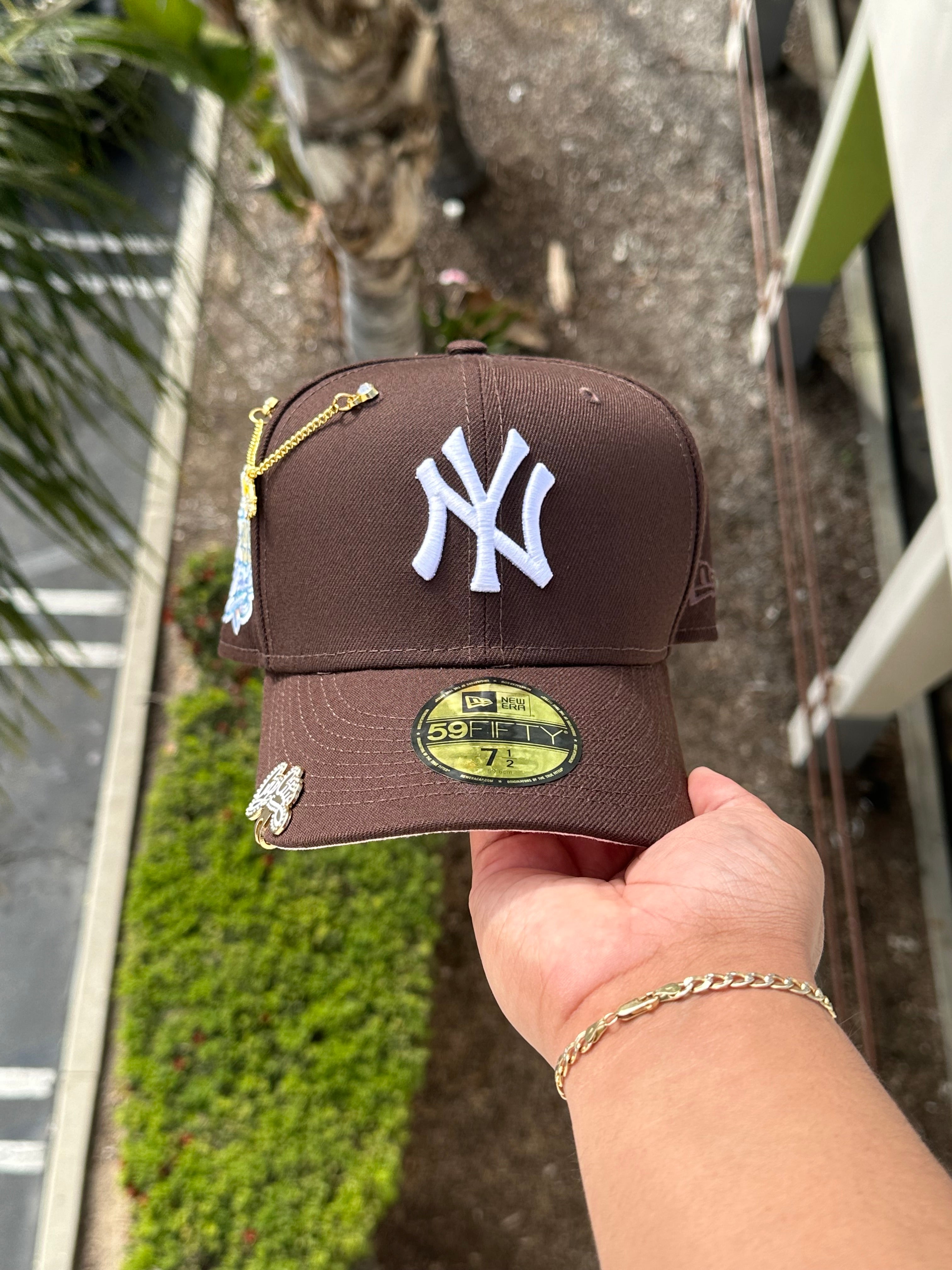 NEW ERA EXCLUSIVE 59FIFTY BROWN NEW YORK YANKEES W/ 1999 WORLD SERIES